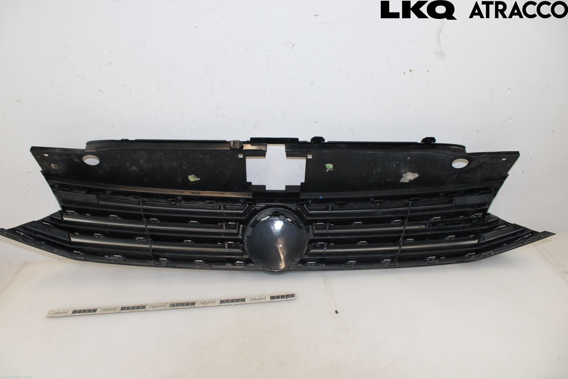 Volkswagen VW PASSAT 15-19 Grill Komp