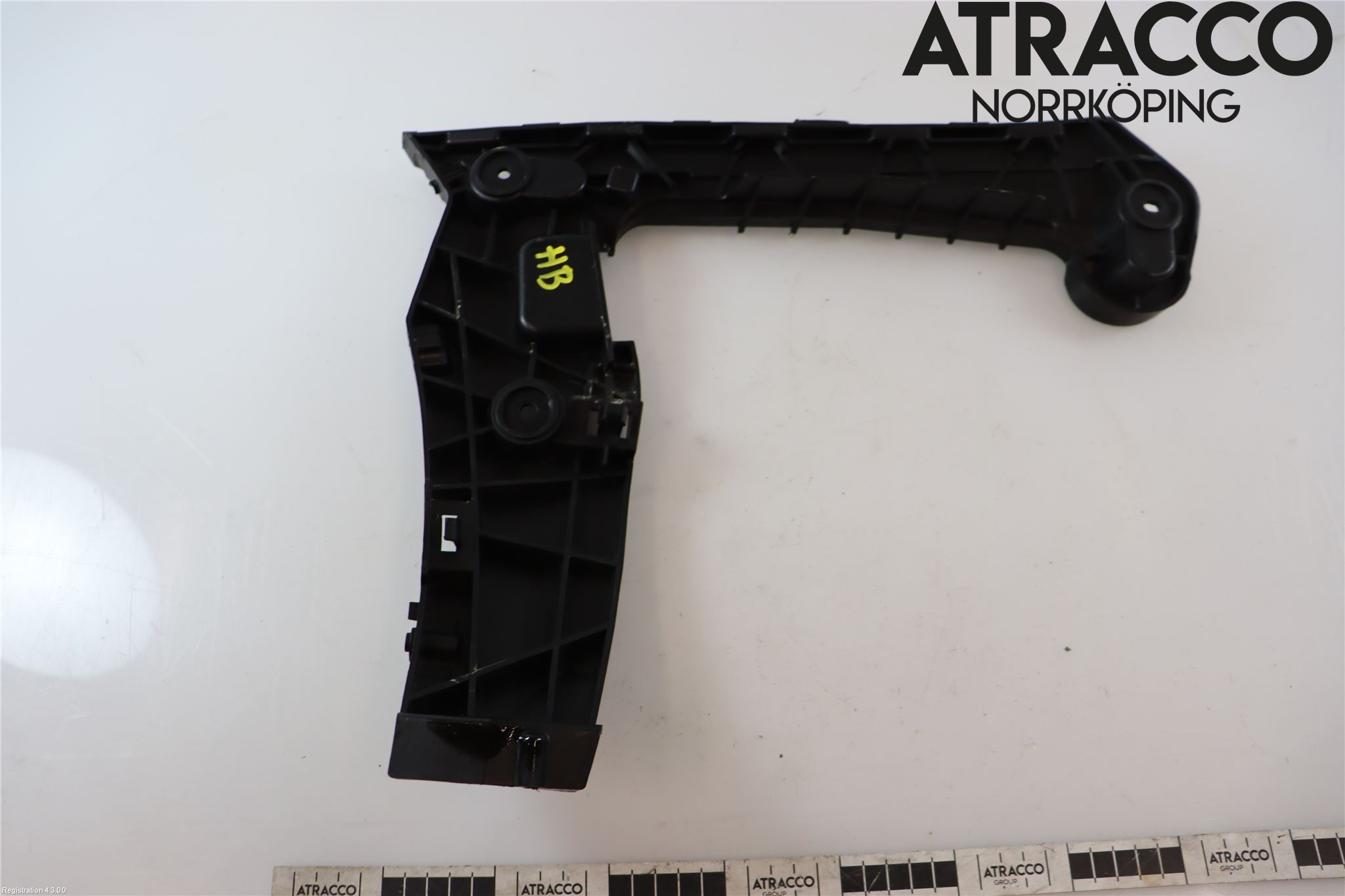 Audi A4/S4 B9 20- Stötfångarfäste Bak Hö