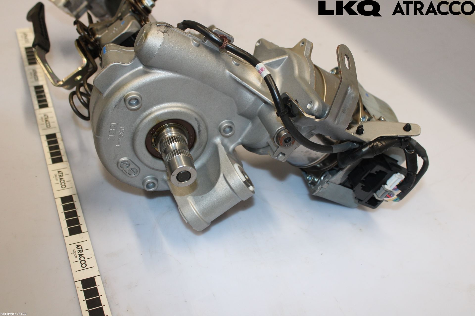 Toyota YARIS CROSS XP21 21- Rattaxelagg Med Inb Servo