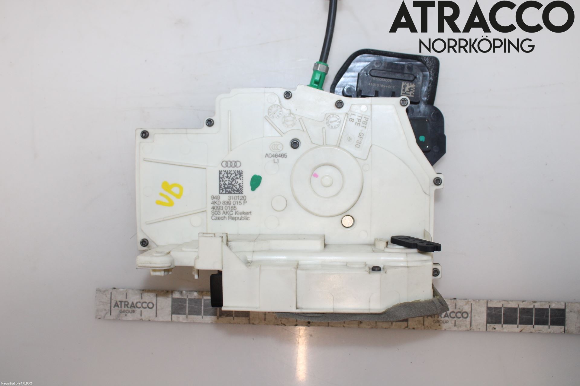 Audi A6 F2/C8 19- Låskista-Dörrlås