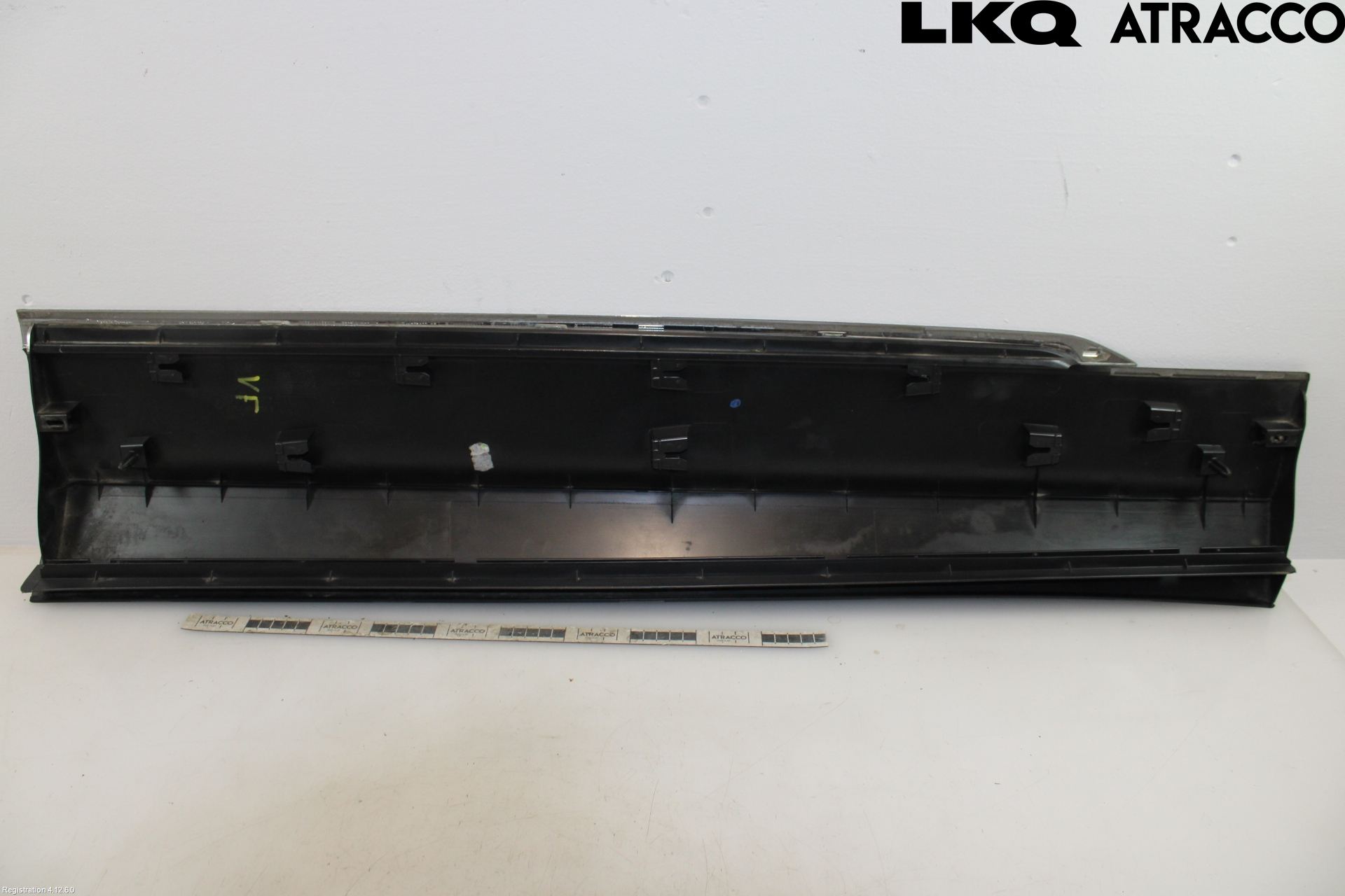 Volkswagen VW TIGUAN 16-24 Dörr Dekorlist Fram Vä