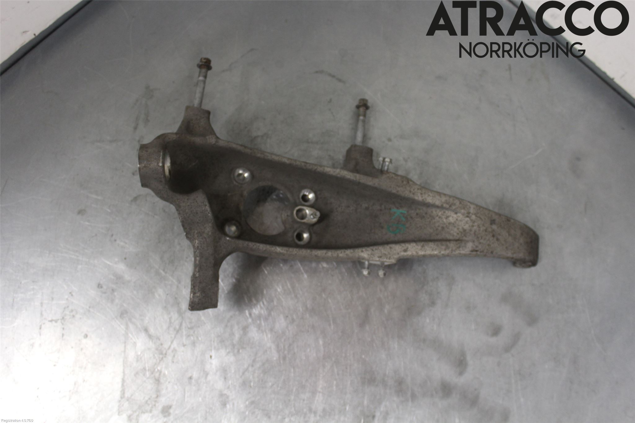 BMW 5 F10/F11/F18 09-17 Styrspindel Lagerhus Vä