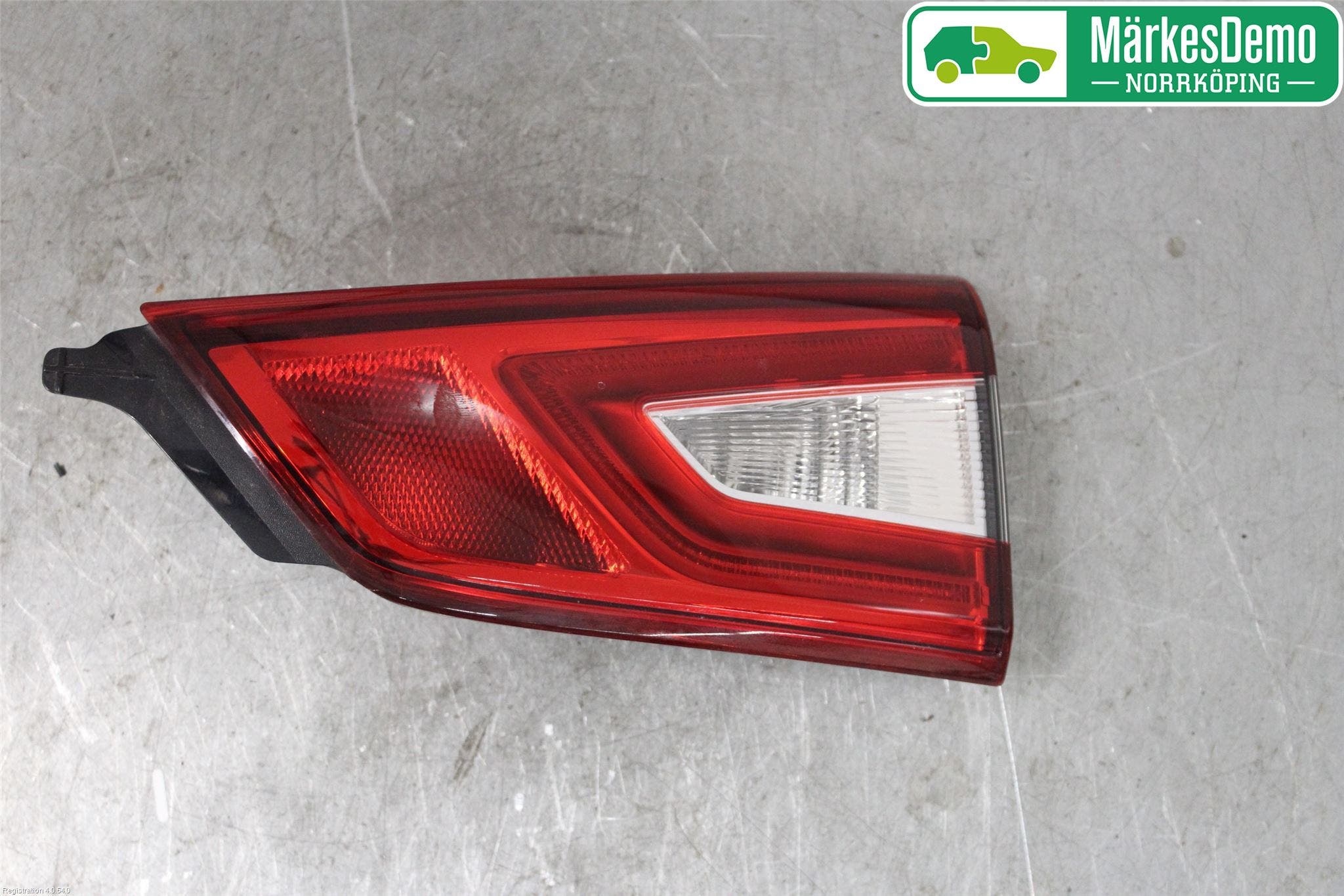 Nissan QASHQAI 14-17 Bakljus Lucka Hö