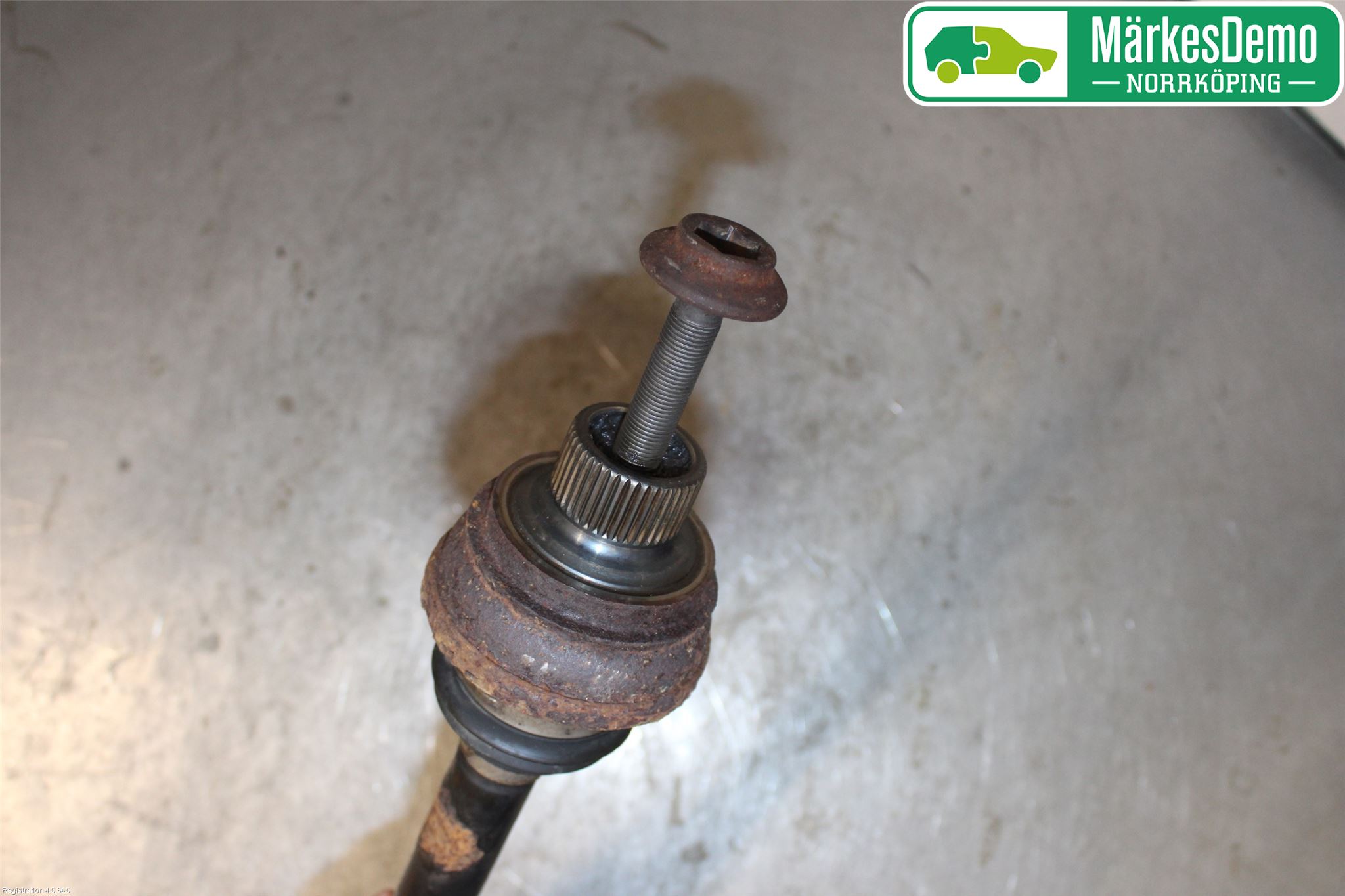 Audi Q5 09-16 Drivaxel Bak Vänster