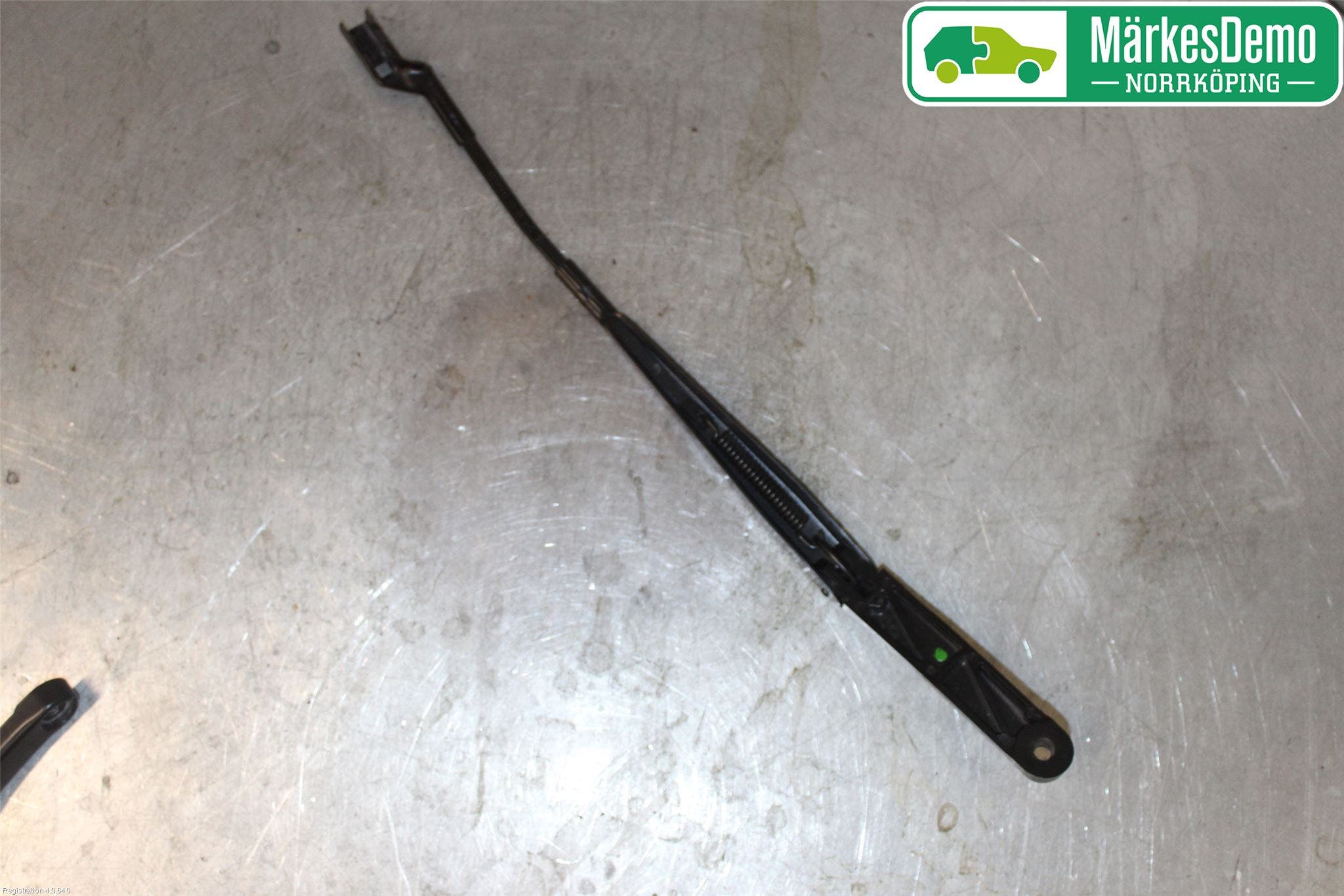 Volkswagen VW GOLF / E-GOLF VII 13-20 Torkararm Armar Vindruta