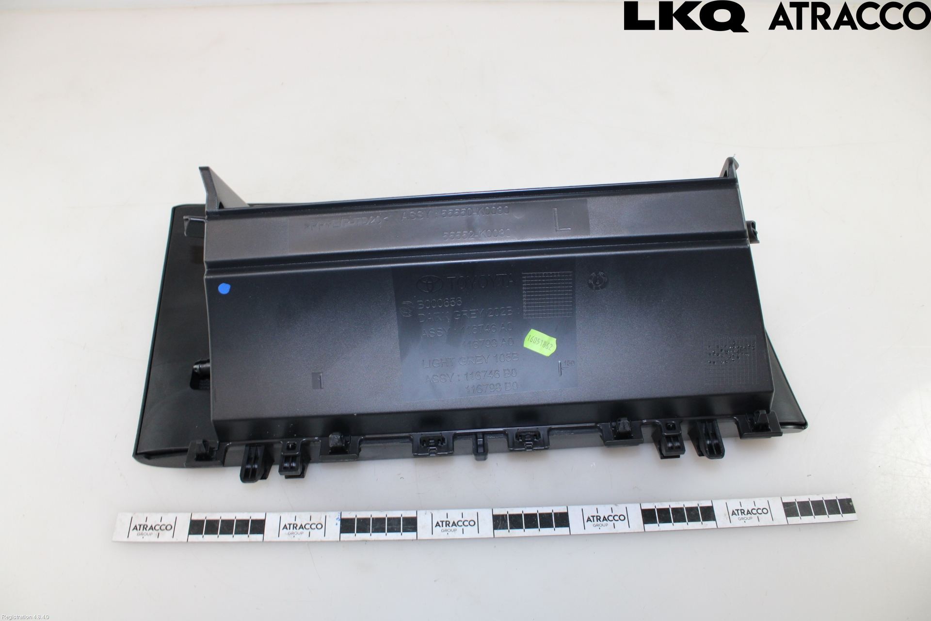 Toyota YARIS CROSS XP21 21- Handskfack