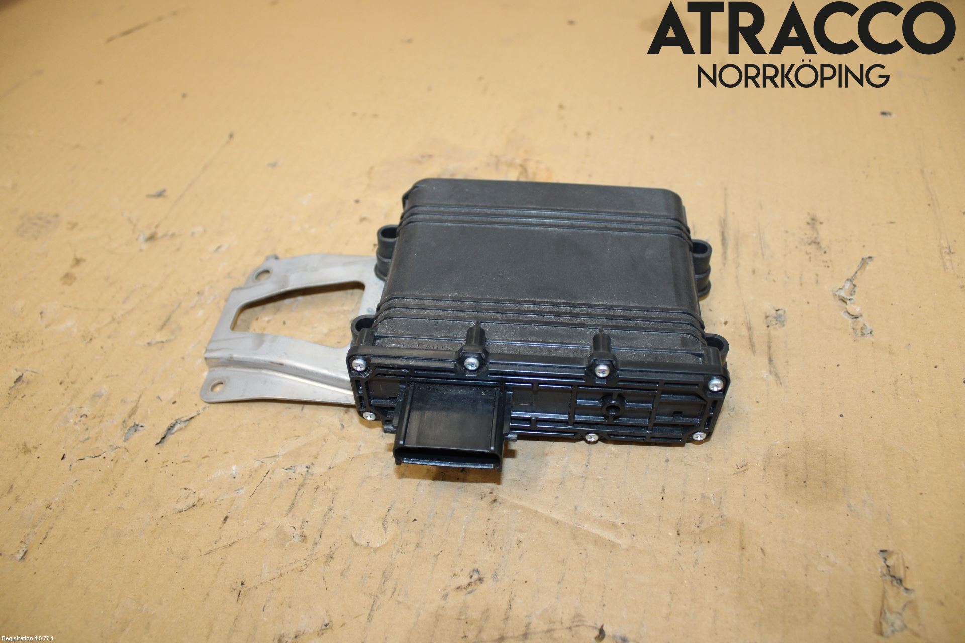 Toyota YARIS XP21 20- Bromskraftregulator