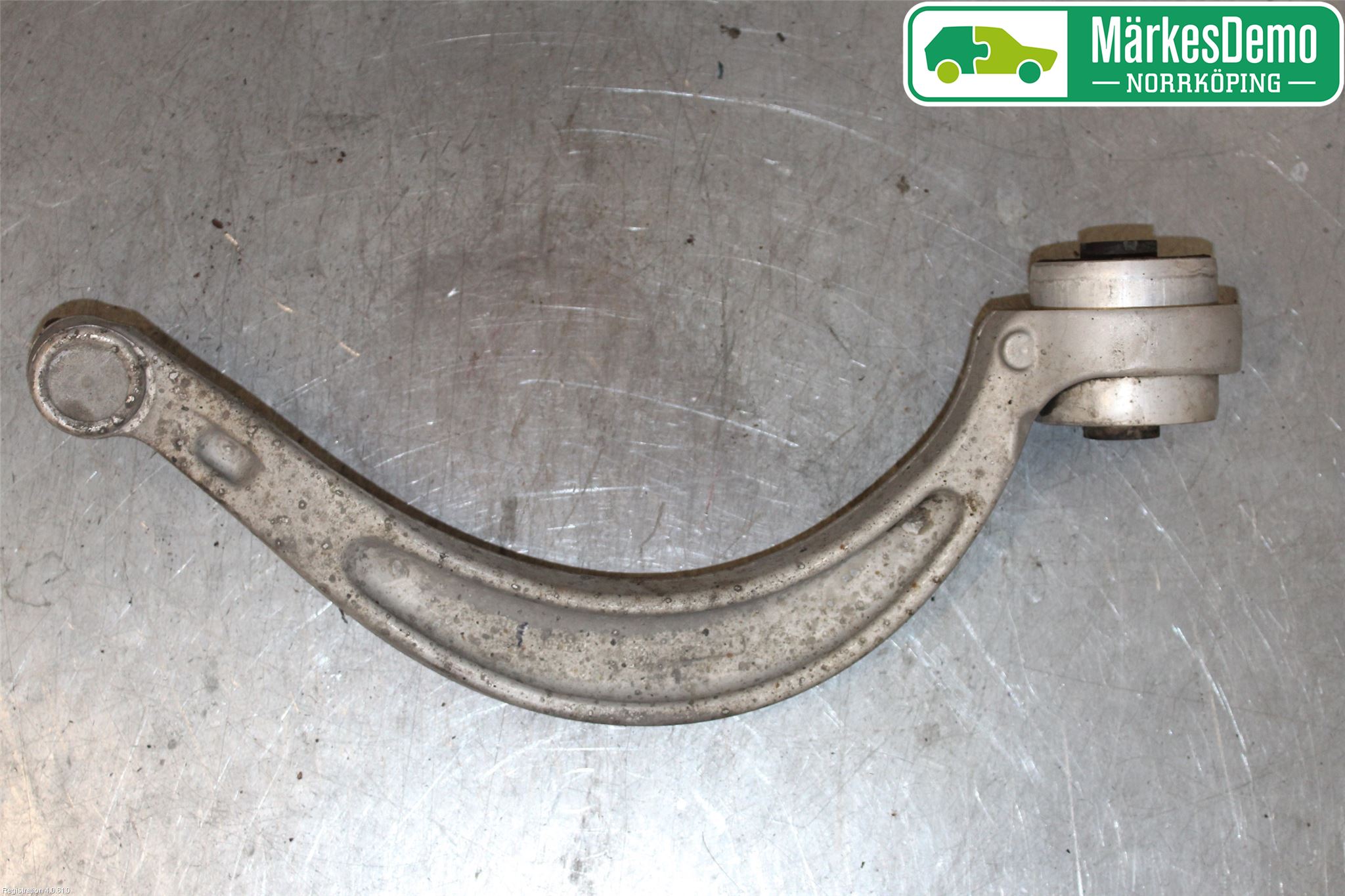 Audi A4/S4 B9 16-19 Bärarm Fram Undre Hö