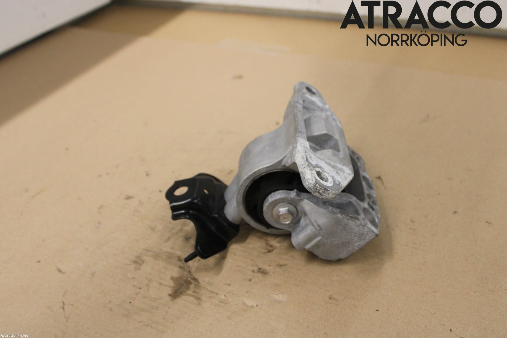 Toyota RAV4 19- Växellådsfäste