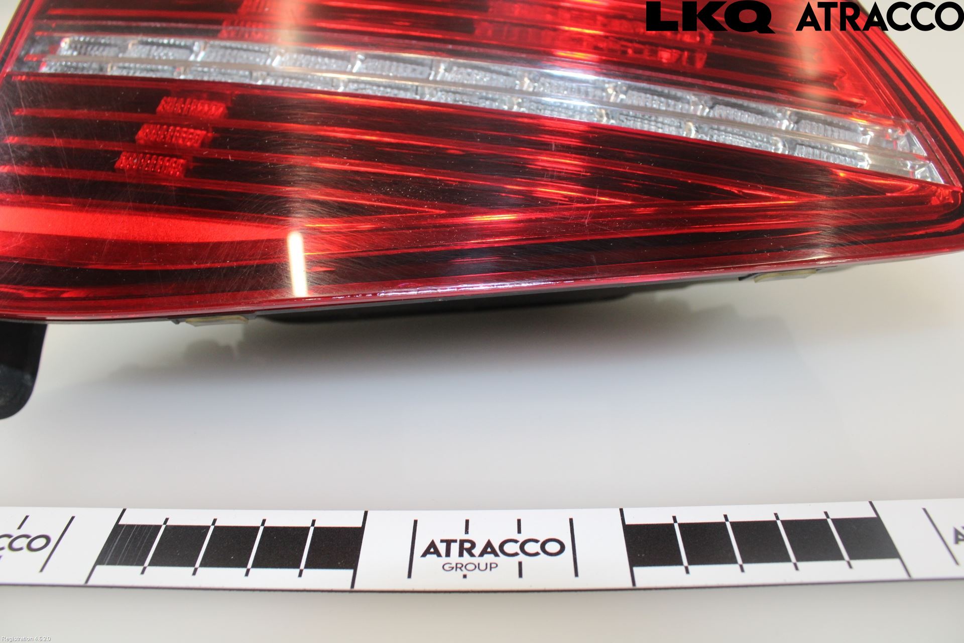 Volkswagen VW PASSAT 15-19 Bakljus Lucka Vä