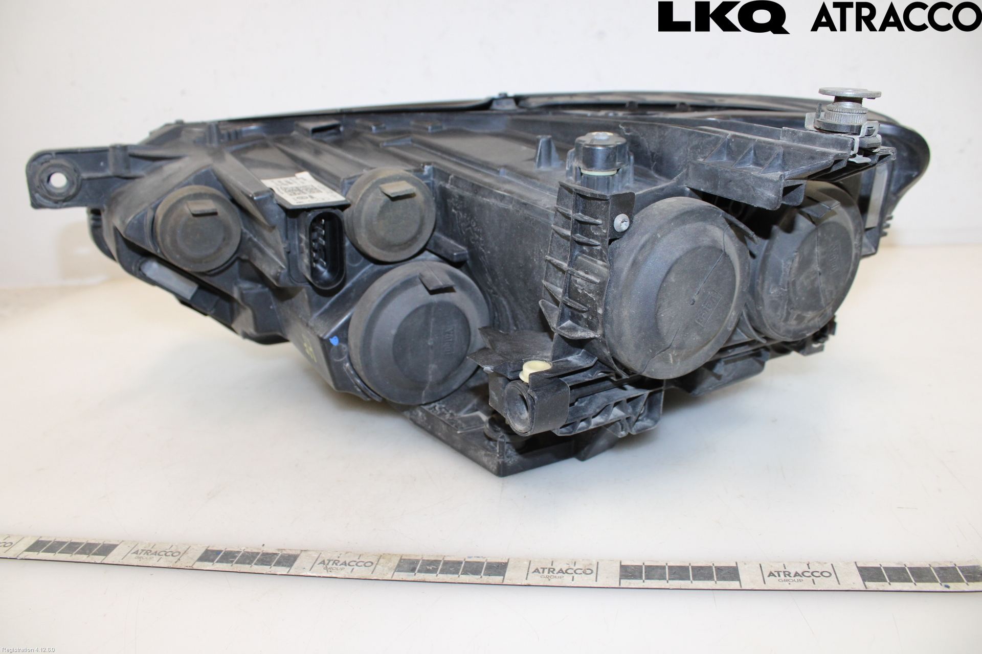 Volkswagen VW PASSAT 15-19 Strålkastare Höger