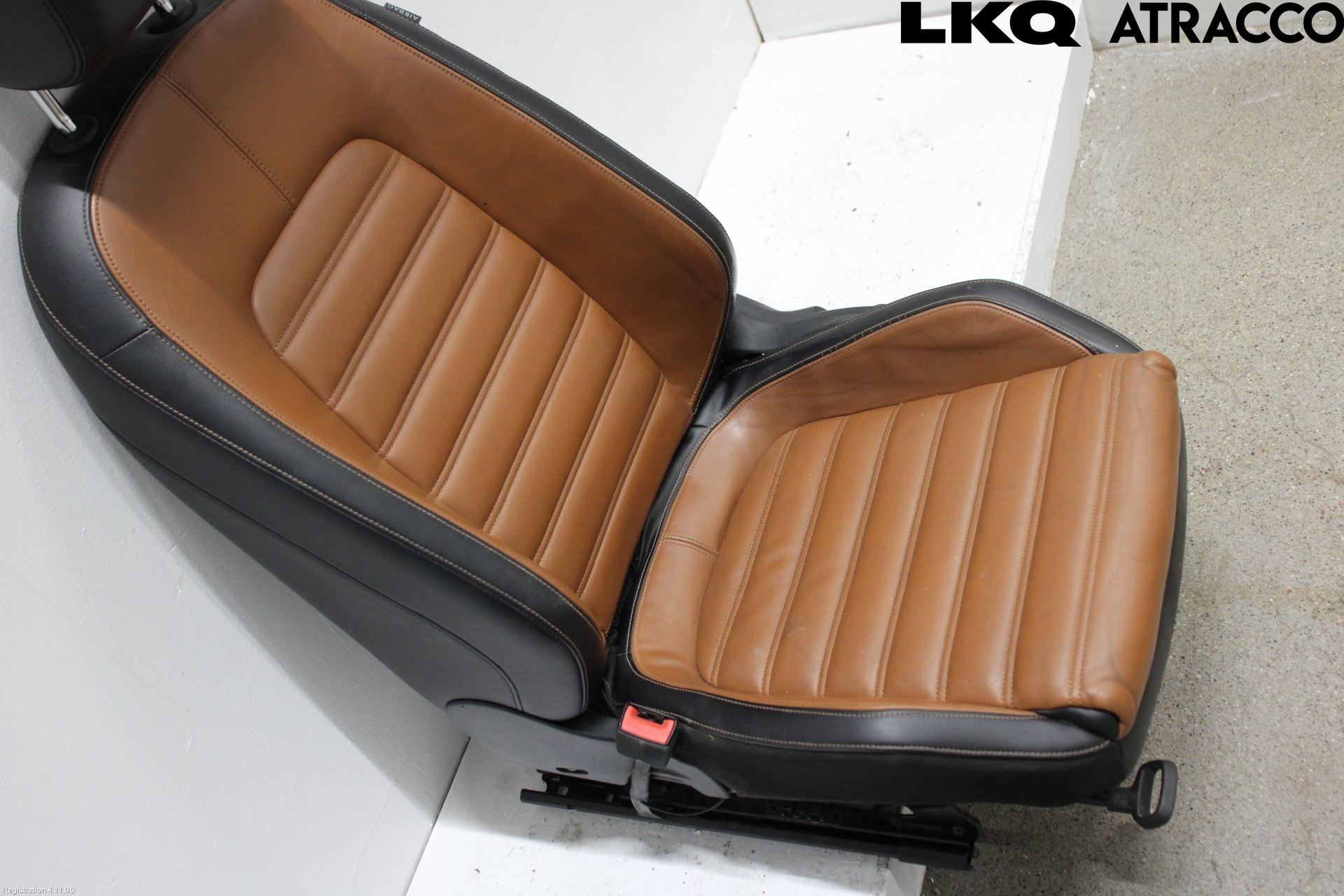 Volkswagen VW PASSAT 11-14 Inredning Stol Fram Vä