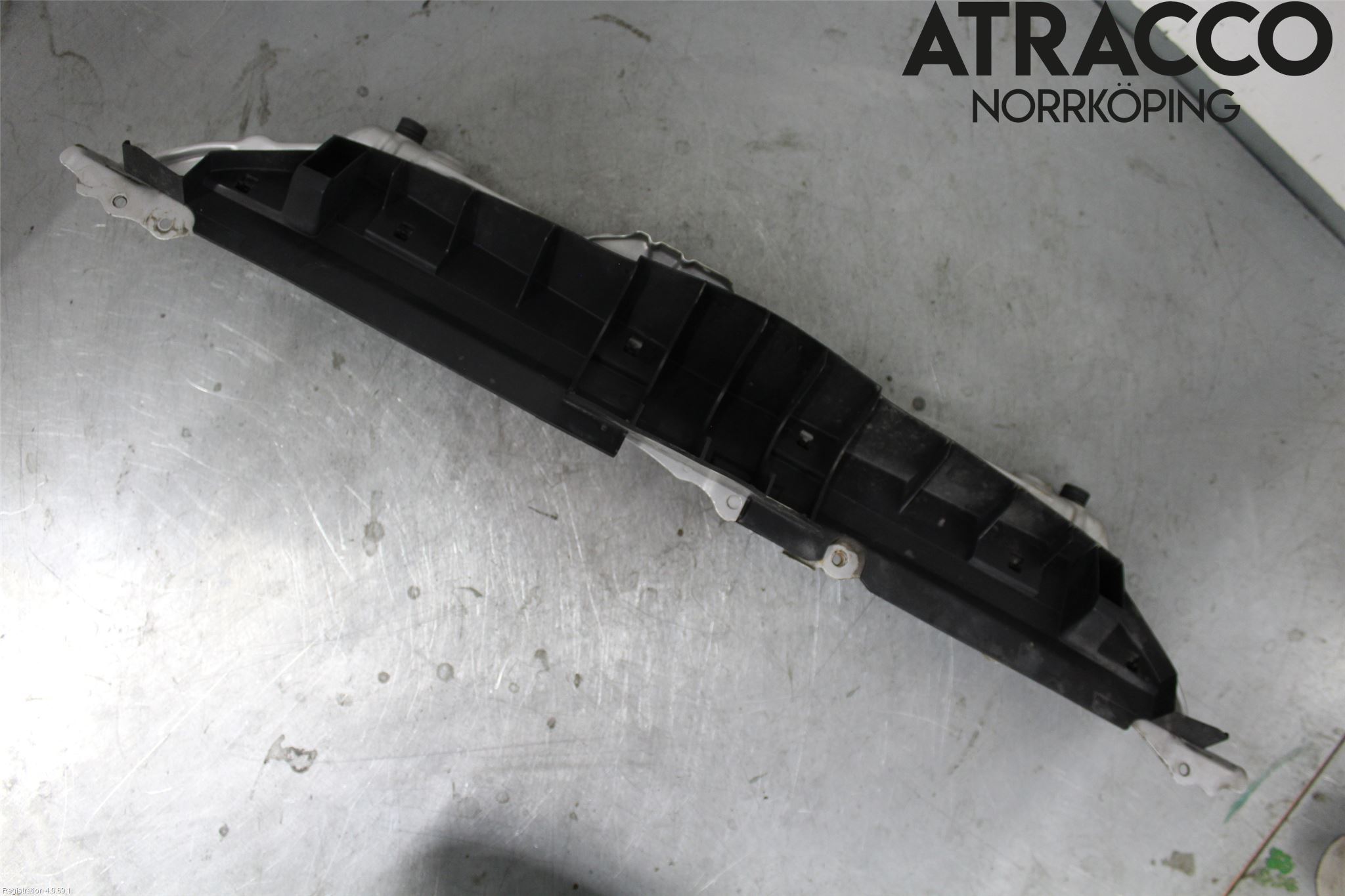 Toyota YARIS XP90 06-11 Frontplåt