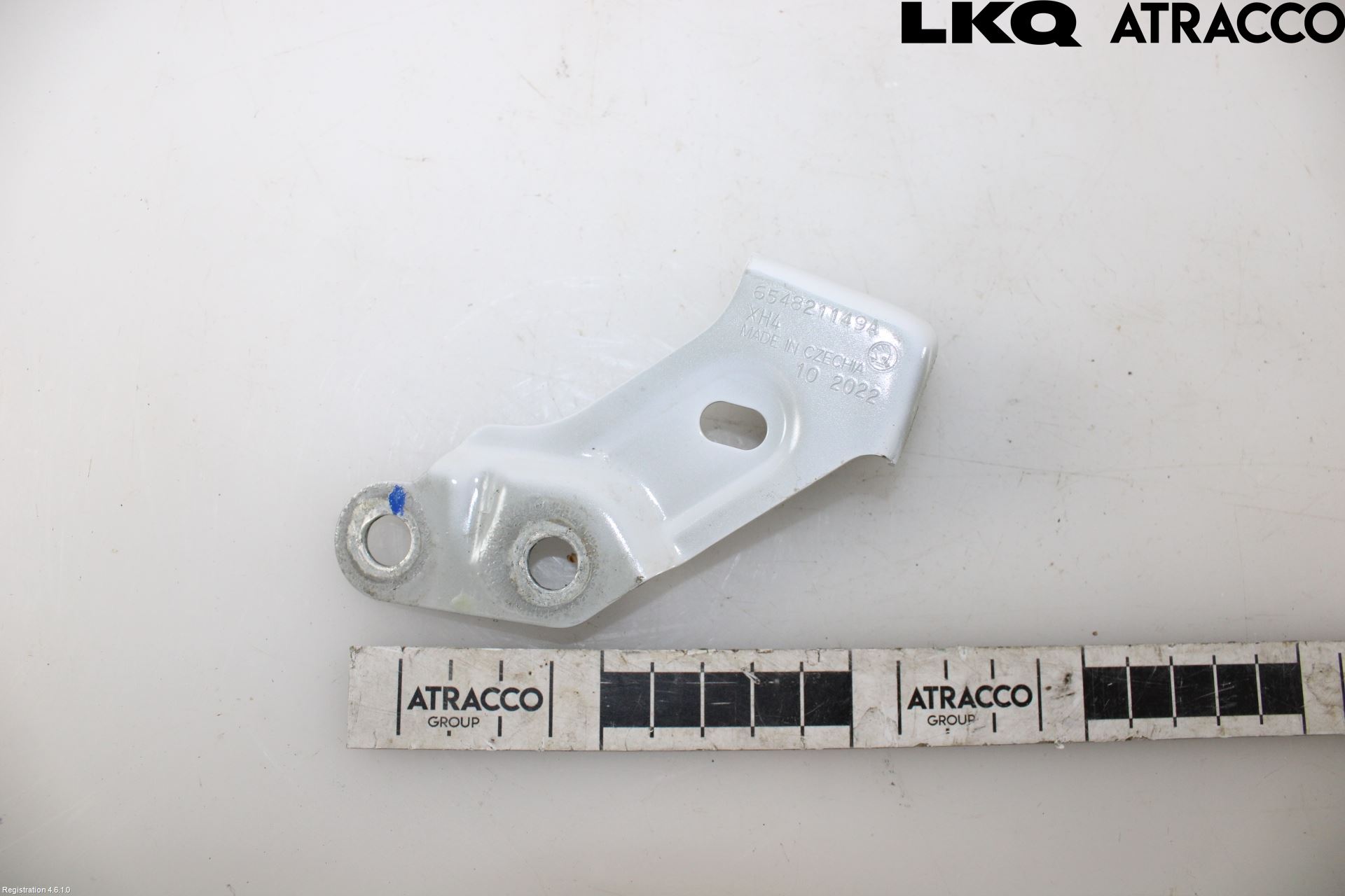 Skoda KAMIQ 20- Skärmfäste Fram Vä