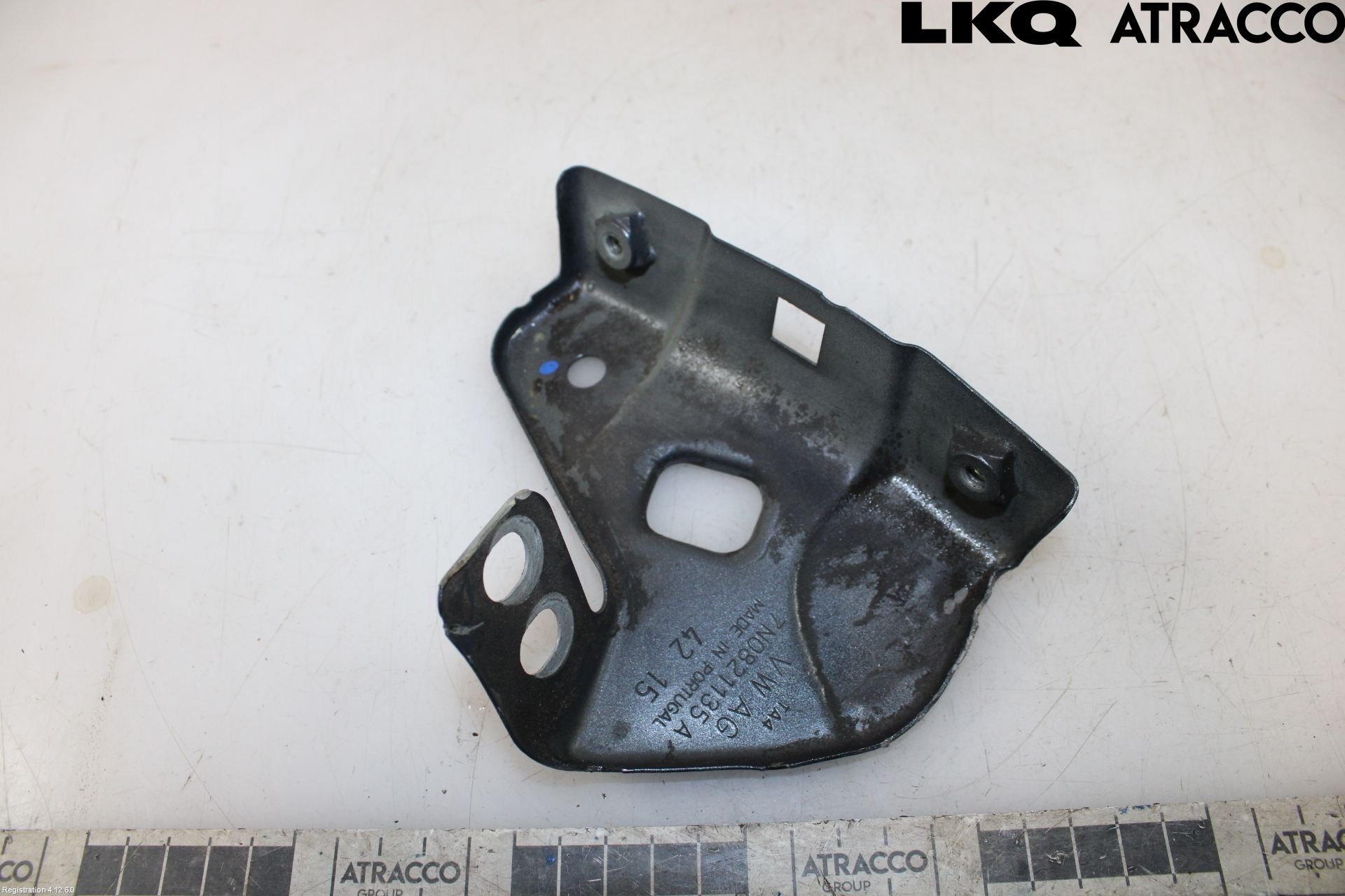 Volkswagen VW SHARAN 11- Skärmfäste Fram Vä