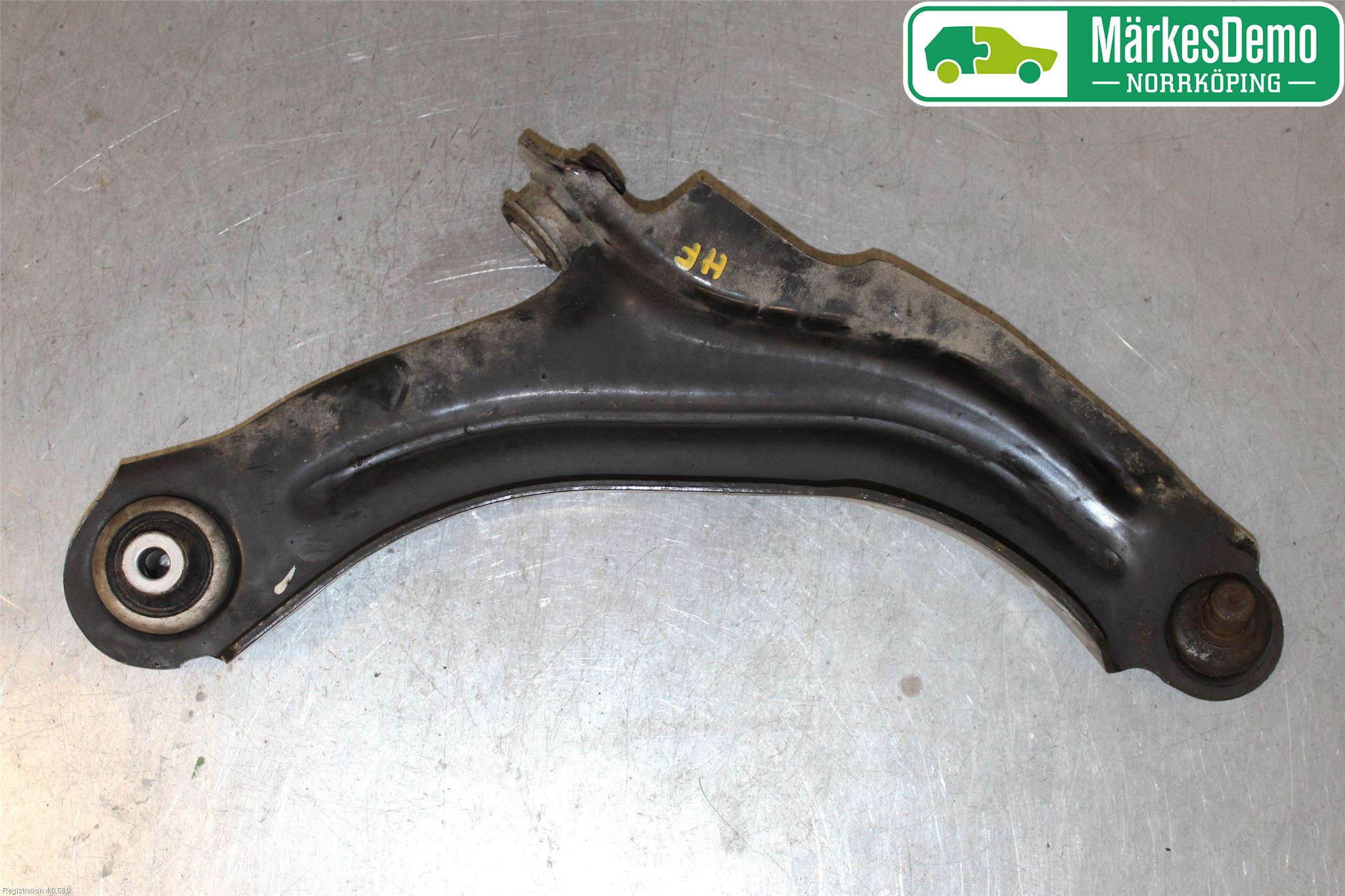 Renault CLIO IV 12-16 Bärarm Fram Undre Hö