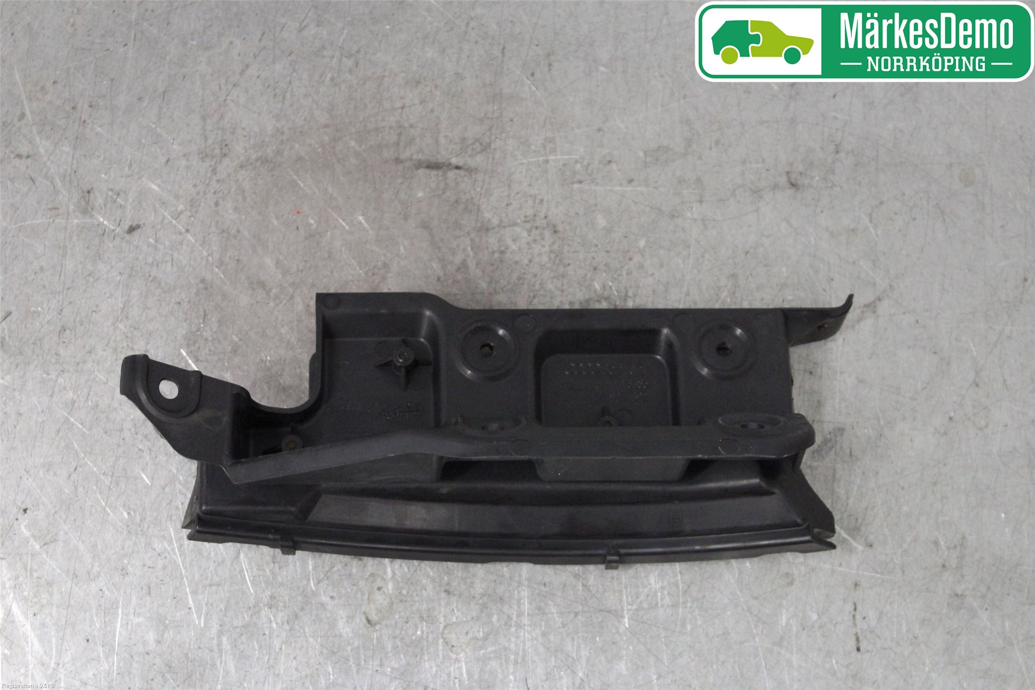 Audi A6/S6     05-11 Stötfångarfäste Bak Hö