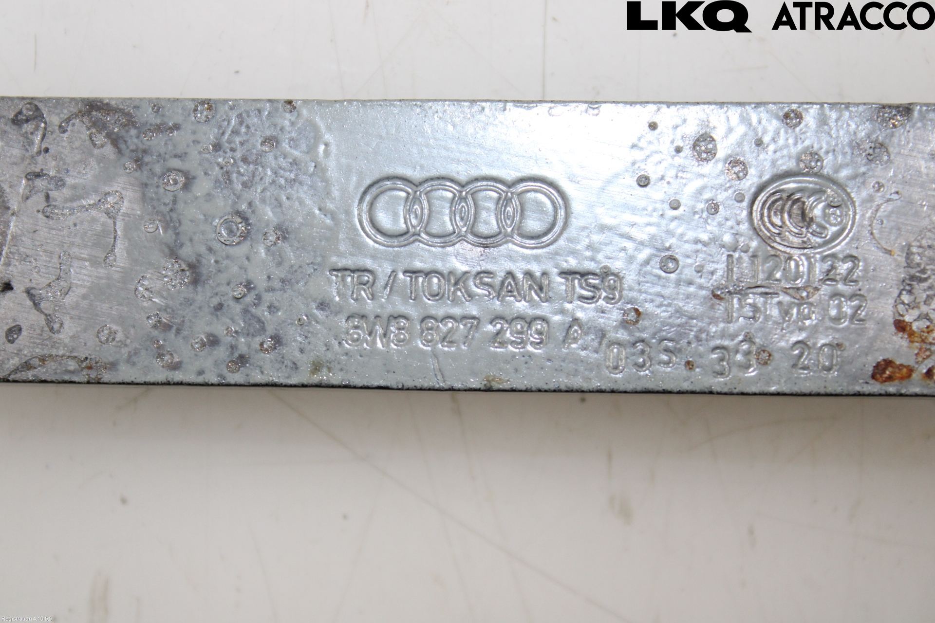 Audi A5 17- Bakluckegångjärn Vä