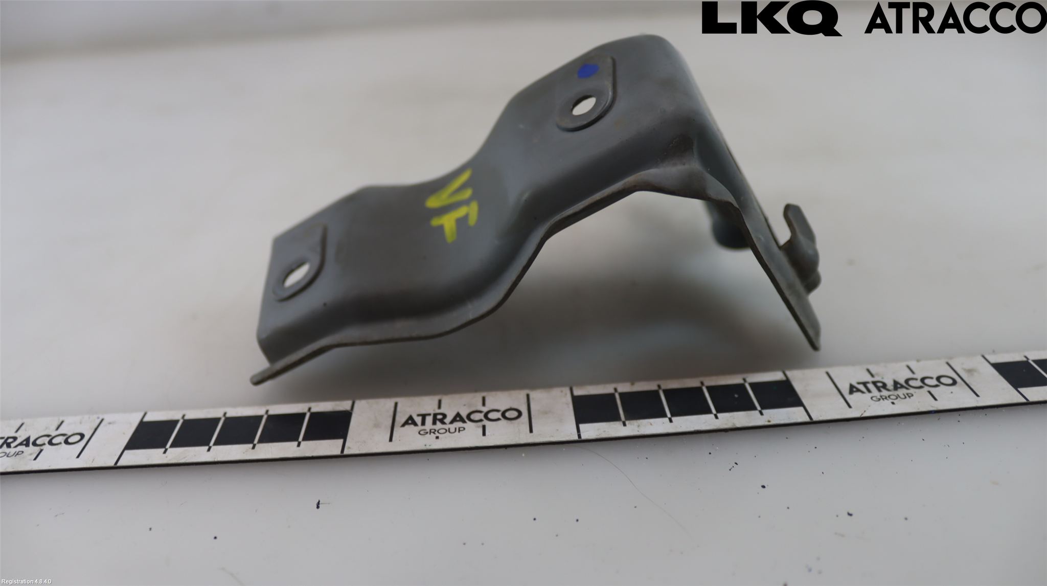 Toyota COROLLA 02-07 Skärmfäste Fram Vä