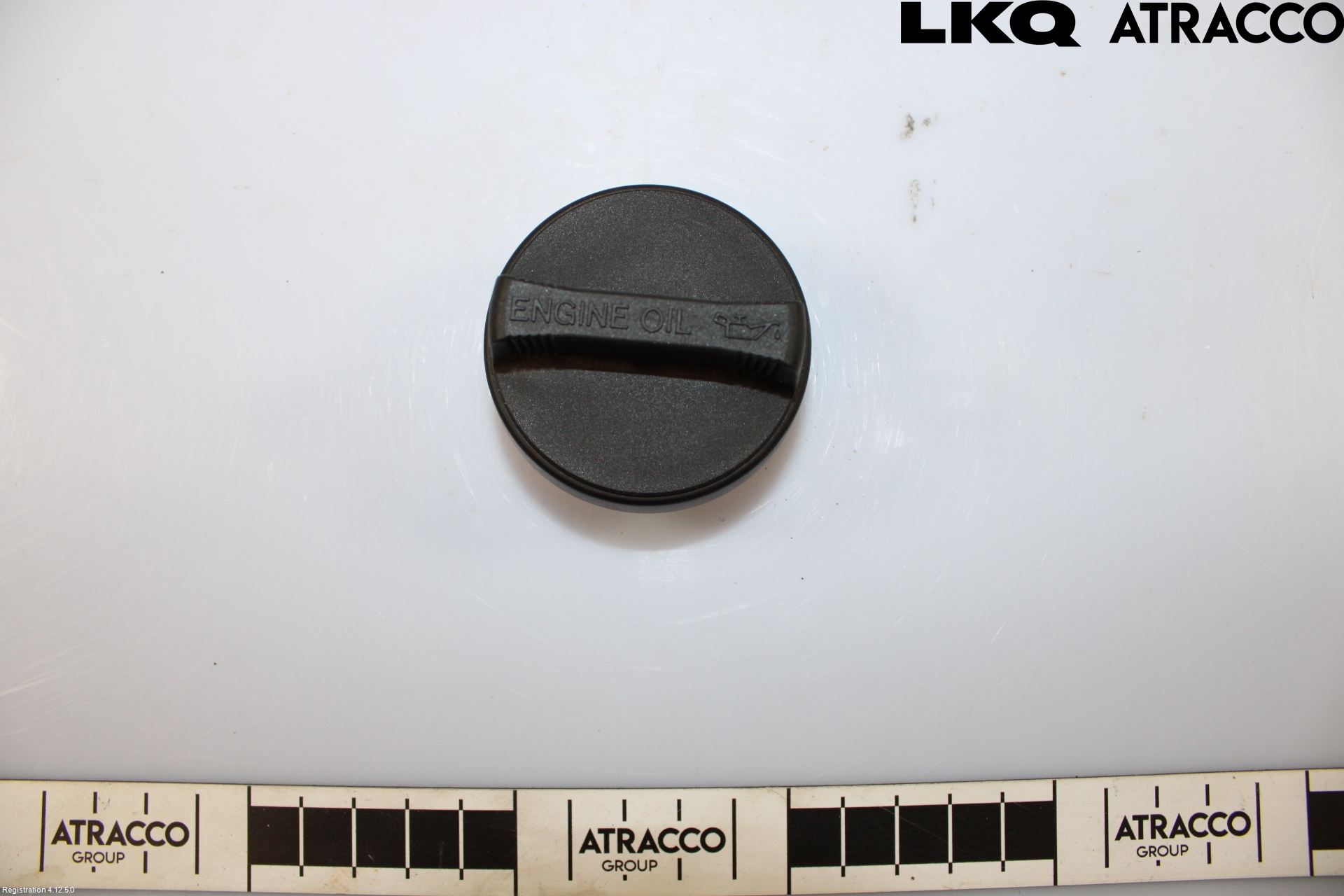 Toyota YARIS XP21 20- Olja Påfyllningslock