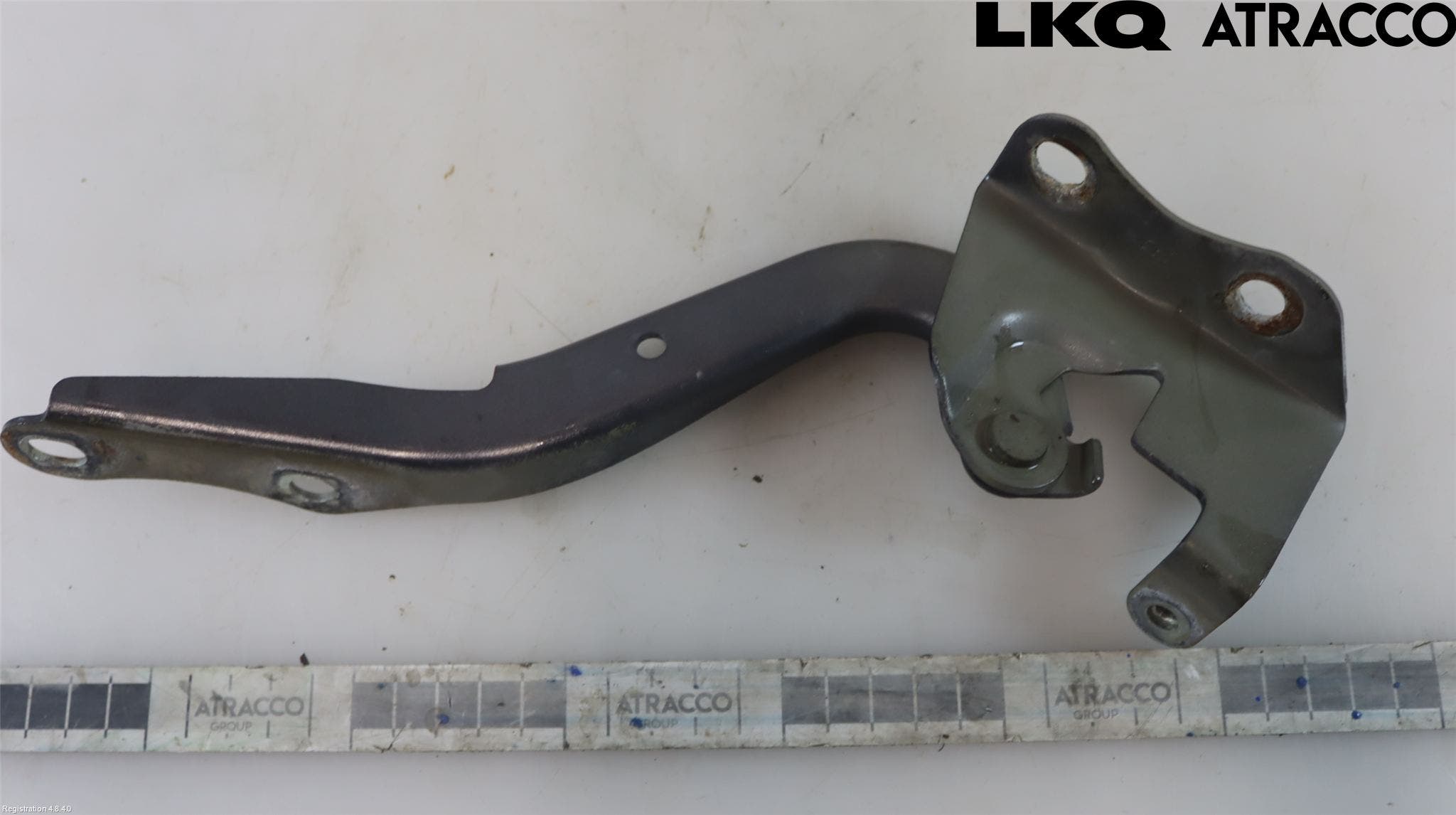 Toyota AURIS 10-12 Huvgångjärn