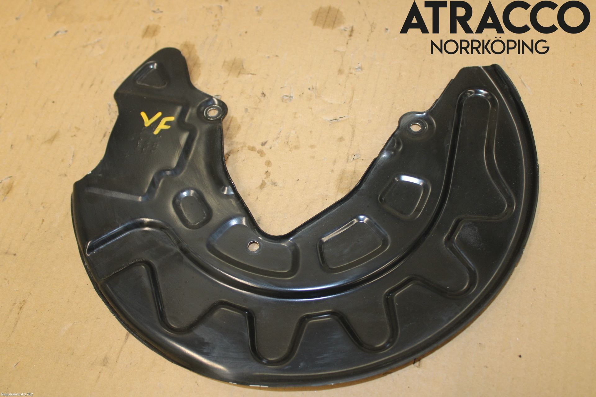 Volkswagen VW PASSAT 20-24 Bromssköld Fram