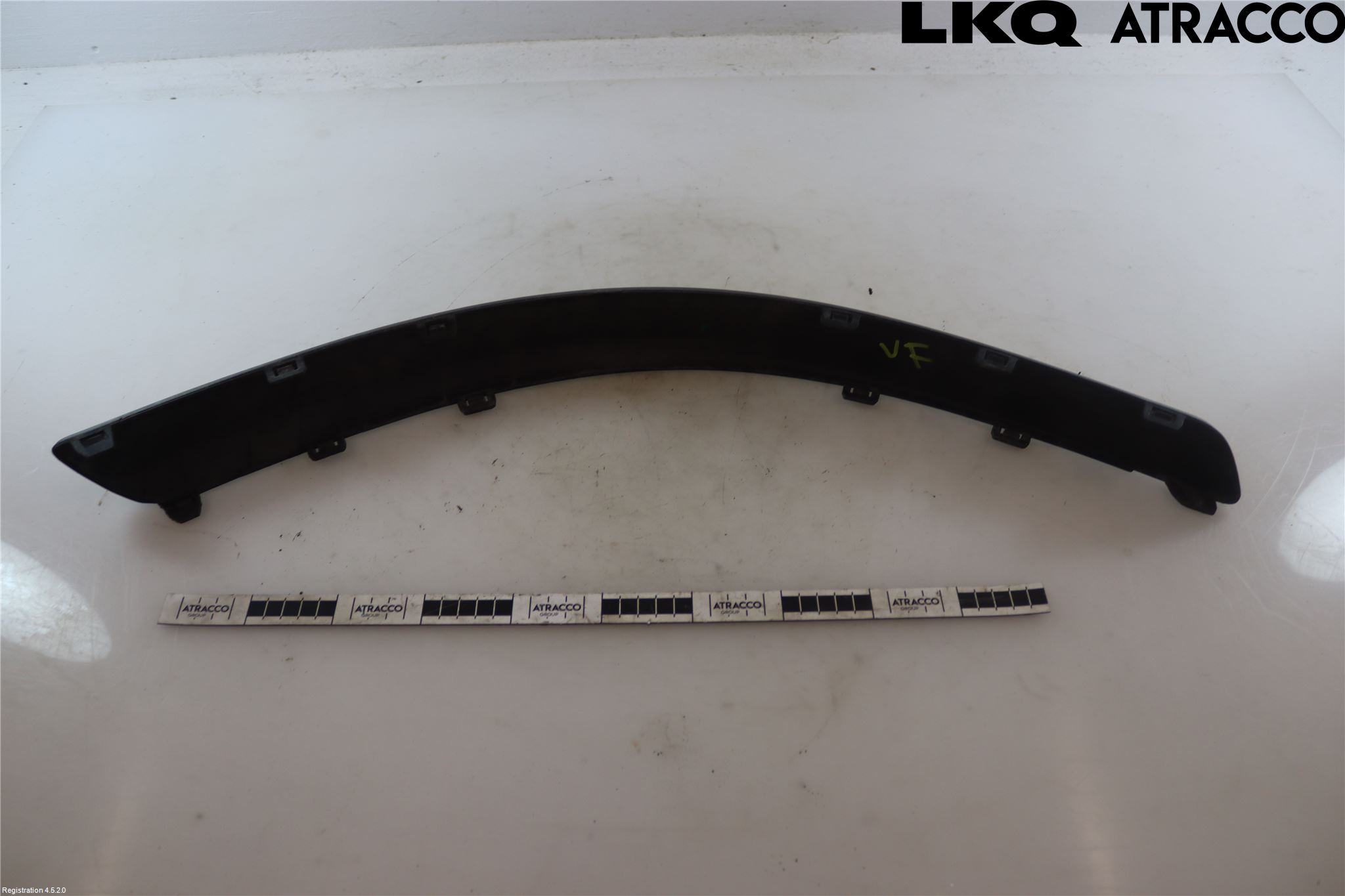 Volvo V70 05-08 Stötfångarlist Fram