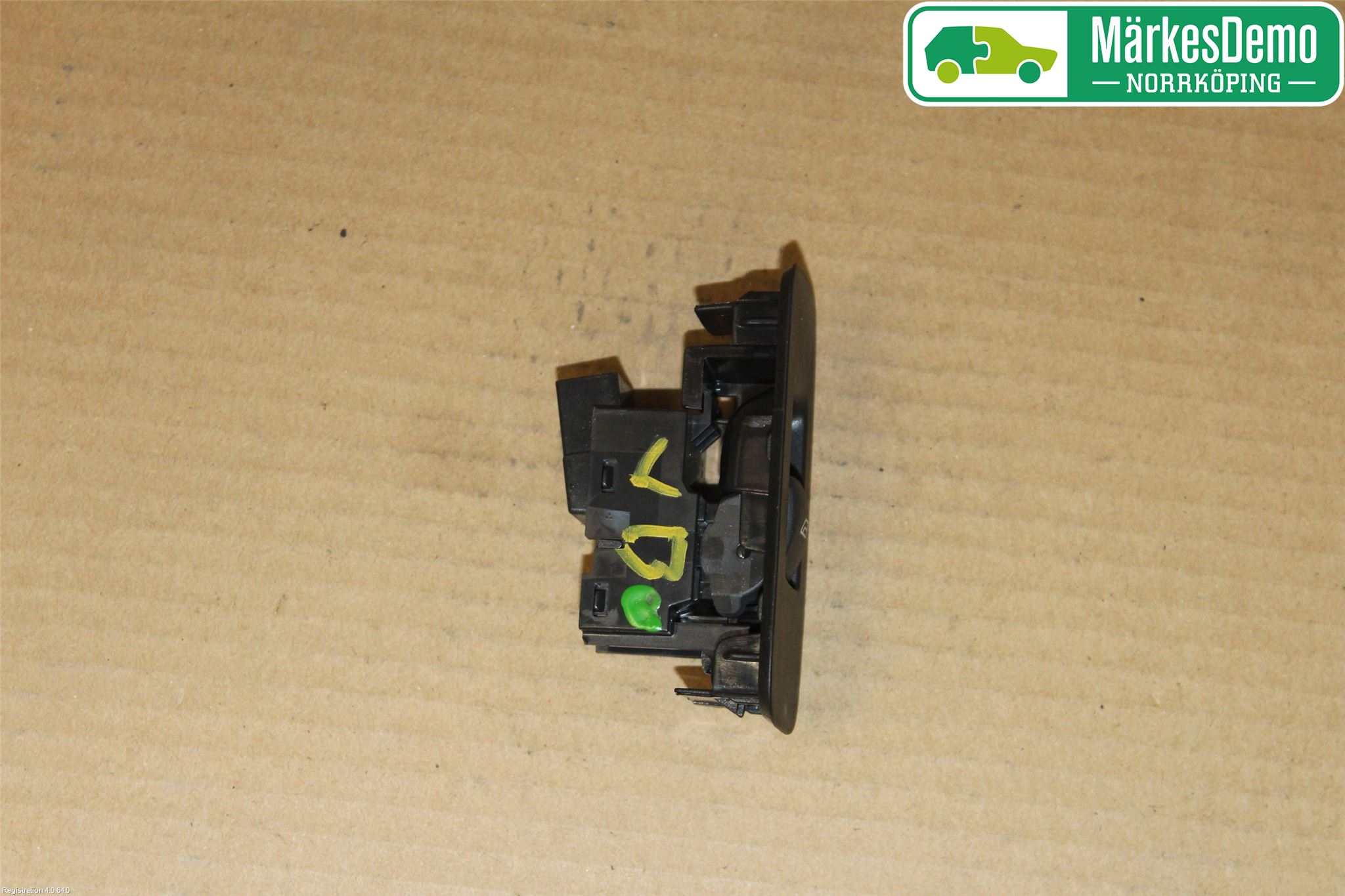 Volvo V40 12-19 Strömställare Elhiss