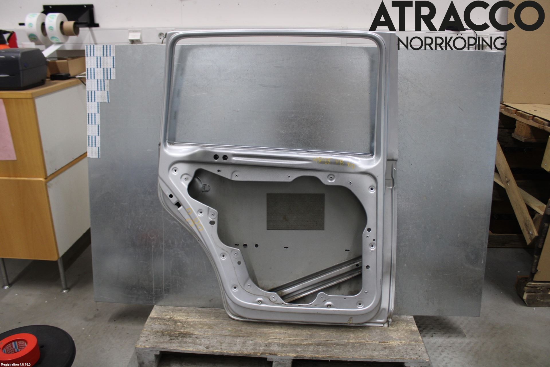 Volkswagen VW TOURAN 03-10 Dörr Bak Vänster