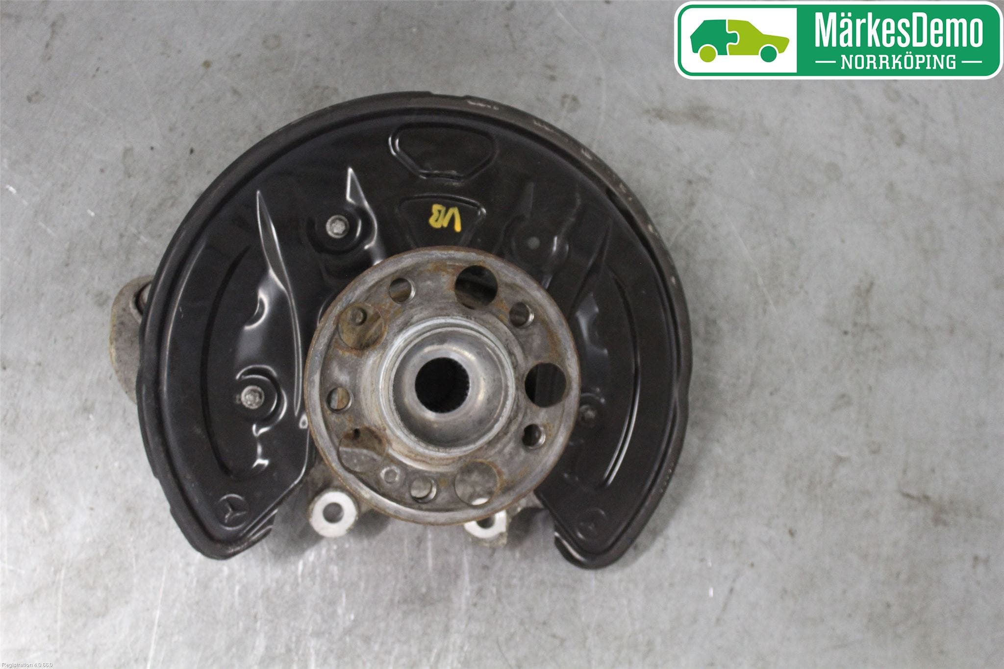 Mercedes-Benz MB C-KLASS (W205) 14-21 Hjullagerhus-Spindel Vä B