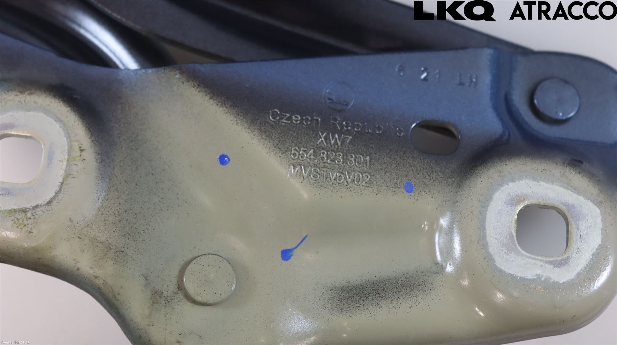 Skoda SCALA 19- Huvgångjärn