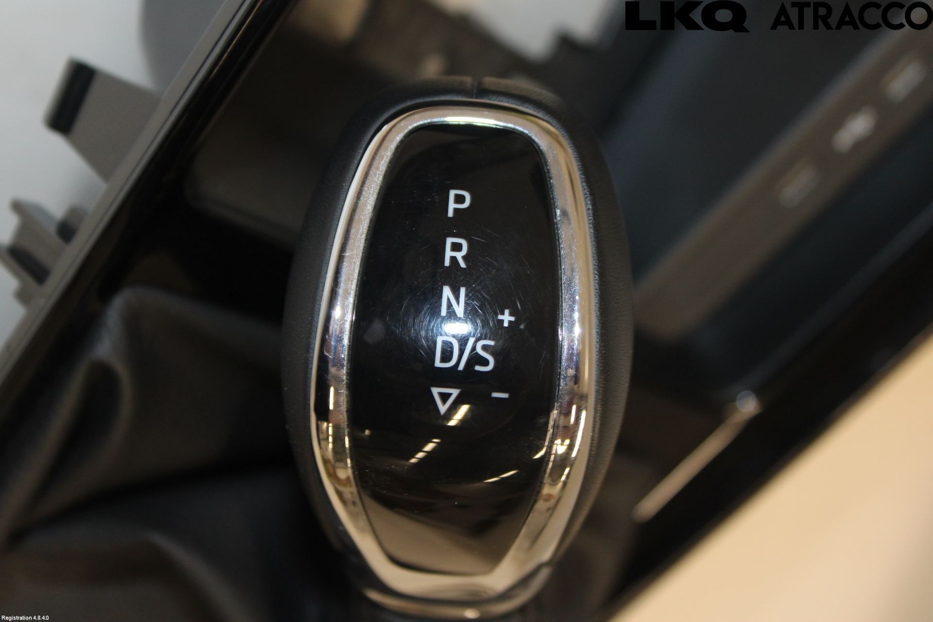 Skoda KAMIQ 20- Inredning Sarg Växelspak