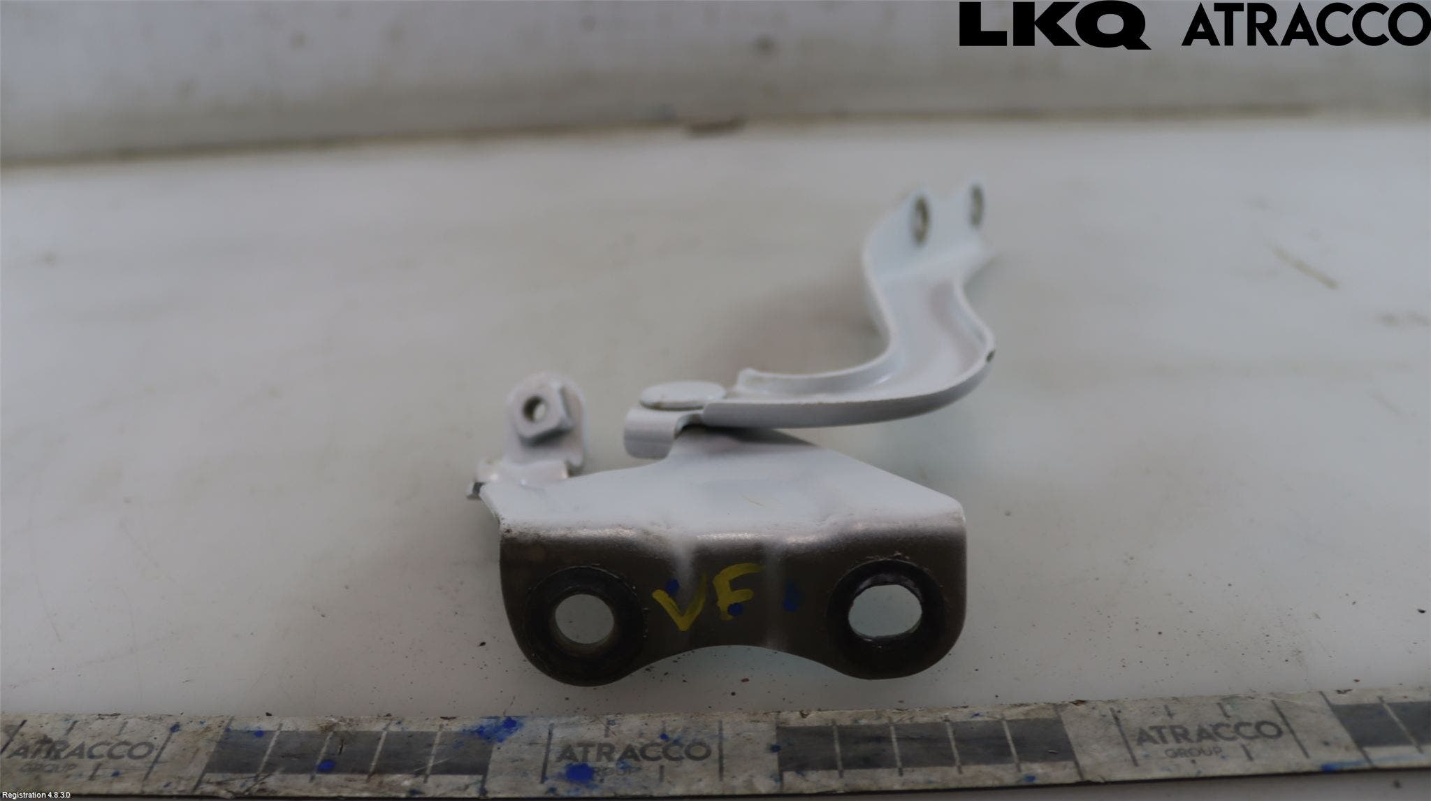 Toyota AVENSIS 09-15 Huvgångjärn