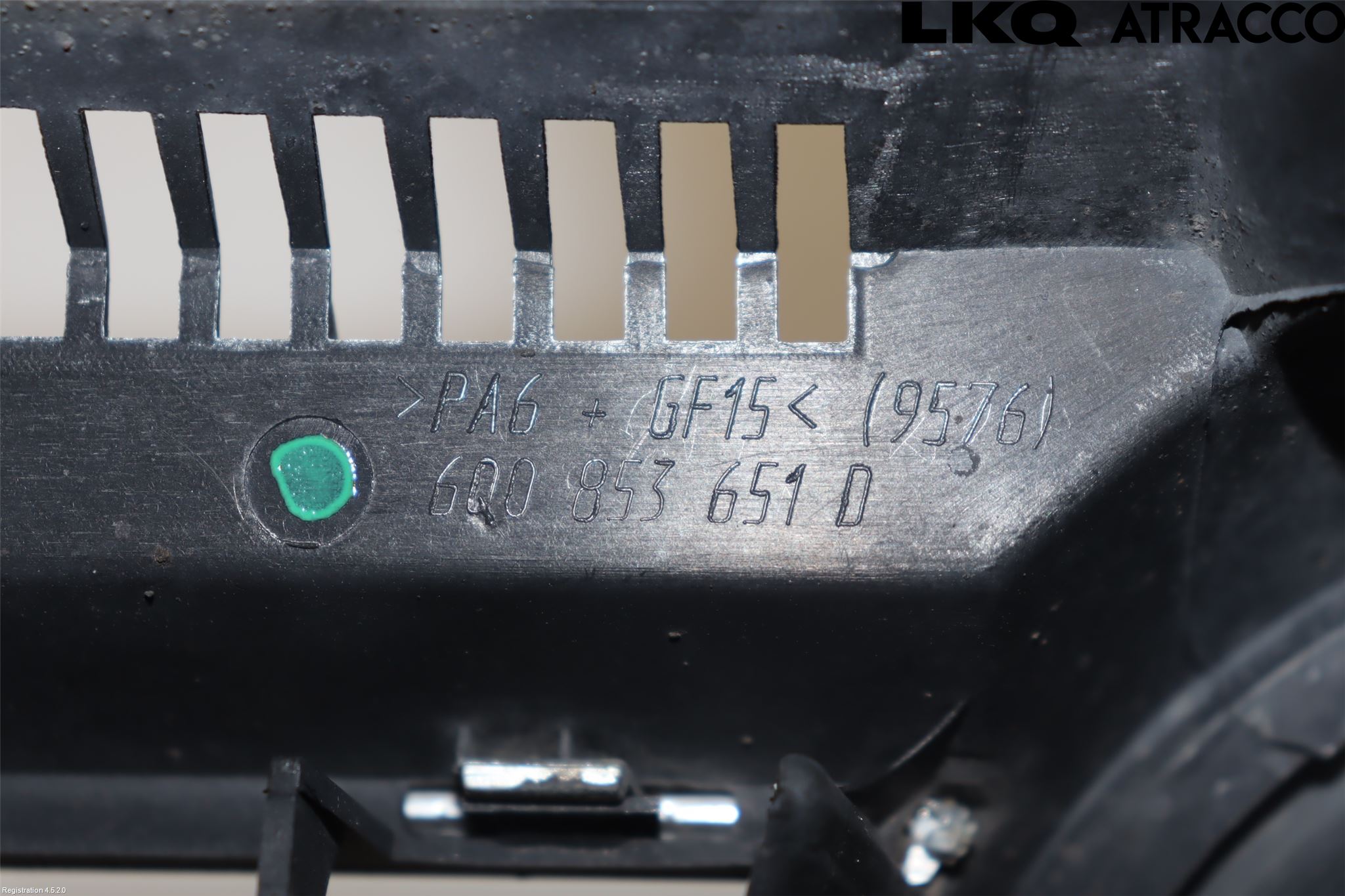 Volkswagen VW POLO 02-05 Grill Komp