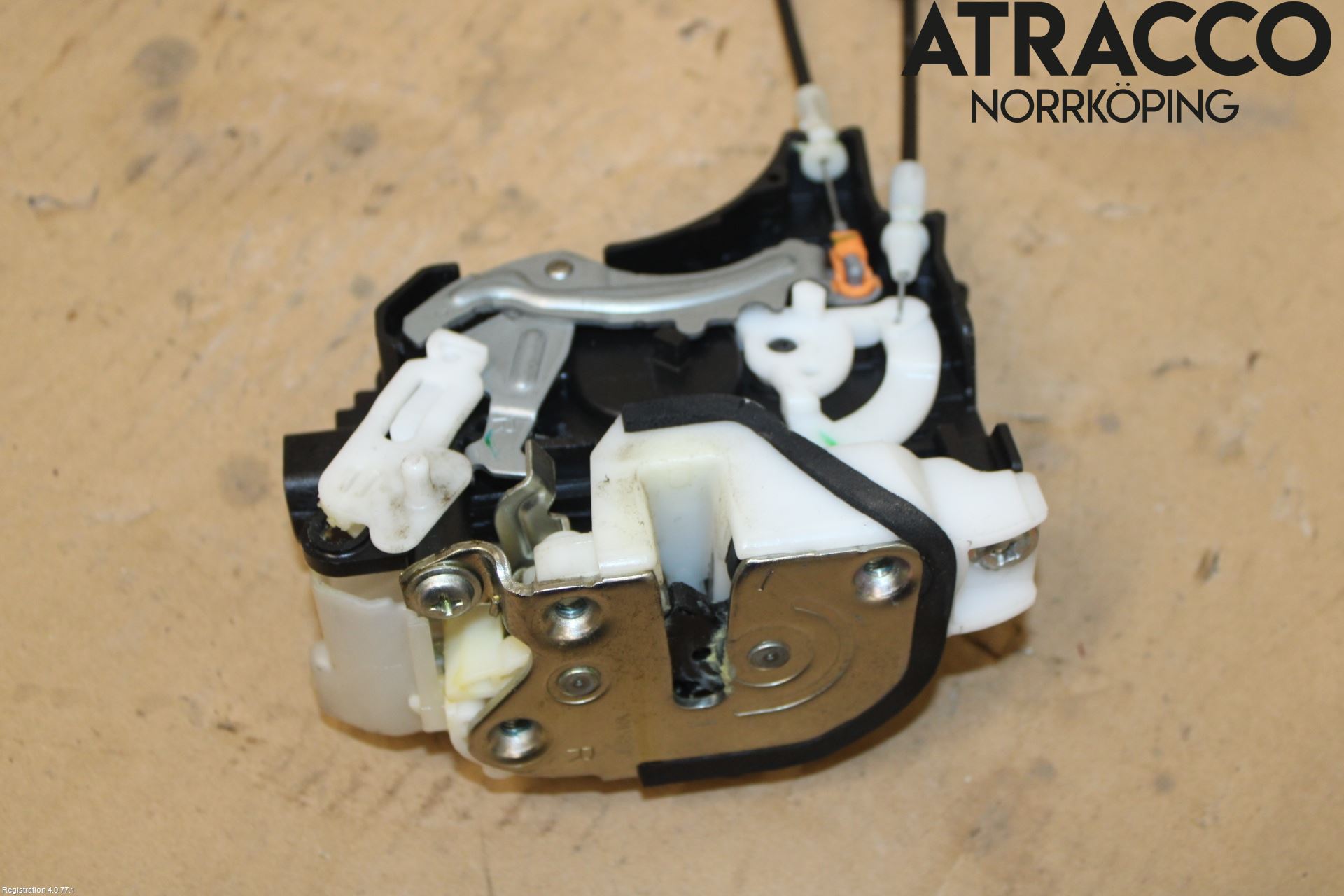 Mitsubishi L200 06-15 Låskista-Dörrlås