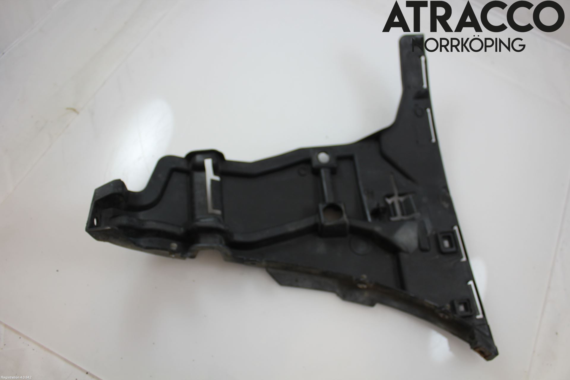 Volvo V70 05-08 Stötfångarfäste Fram Hö