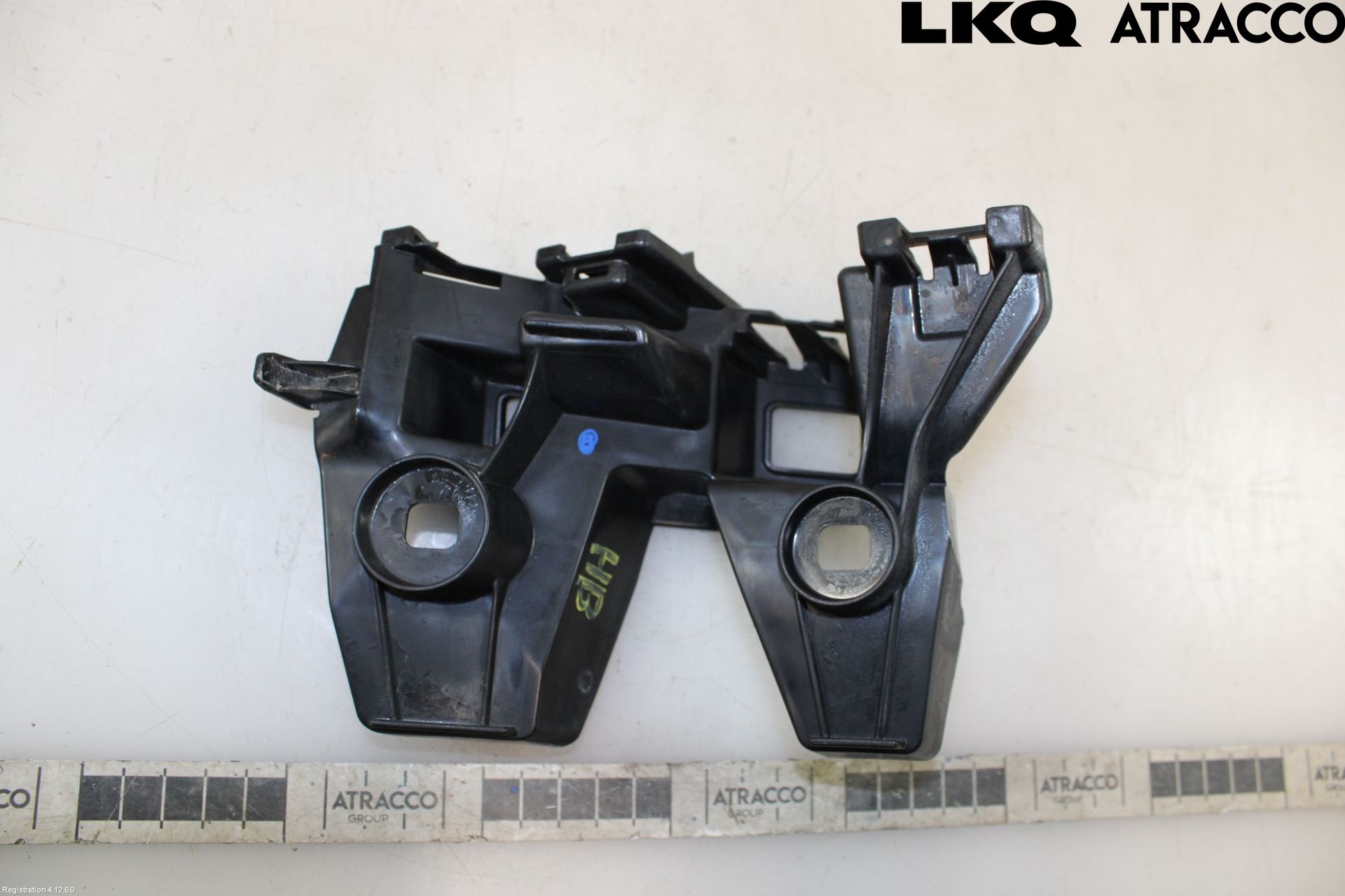 Volkswagen VW PASSAT 15-19 Stötfångarfäste Bak Hö