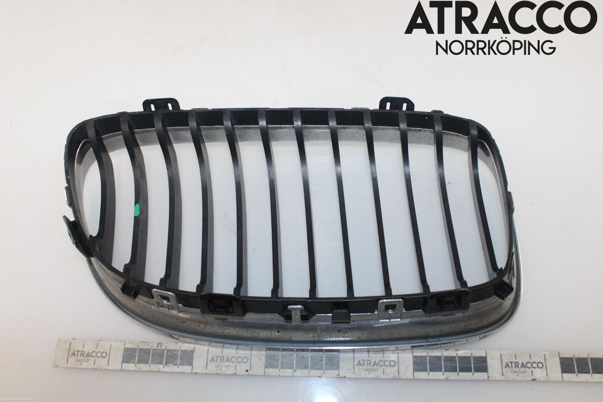 BMW 3 E90/91 SED/TOU 05-12 Grilldel Vänster