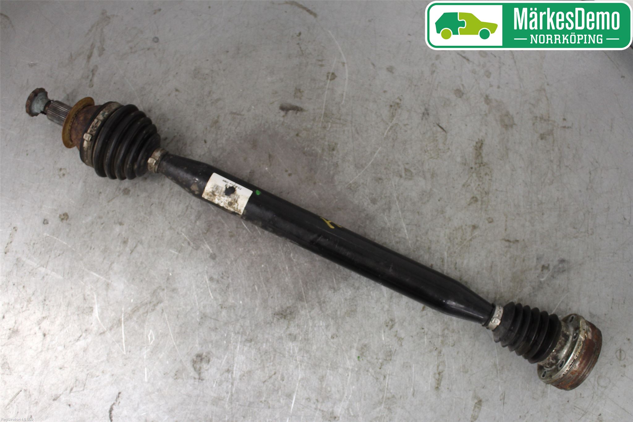 Volkswagen VW POLO 10-17 Drivaxel Fram Höger