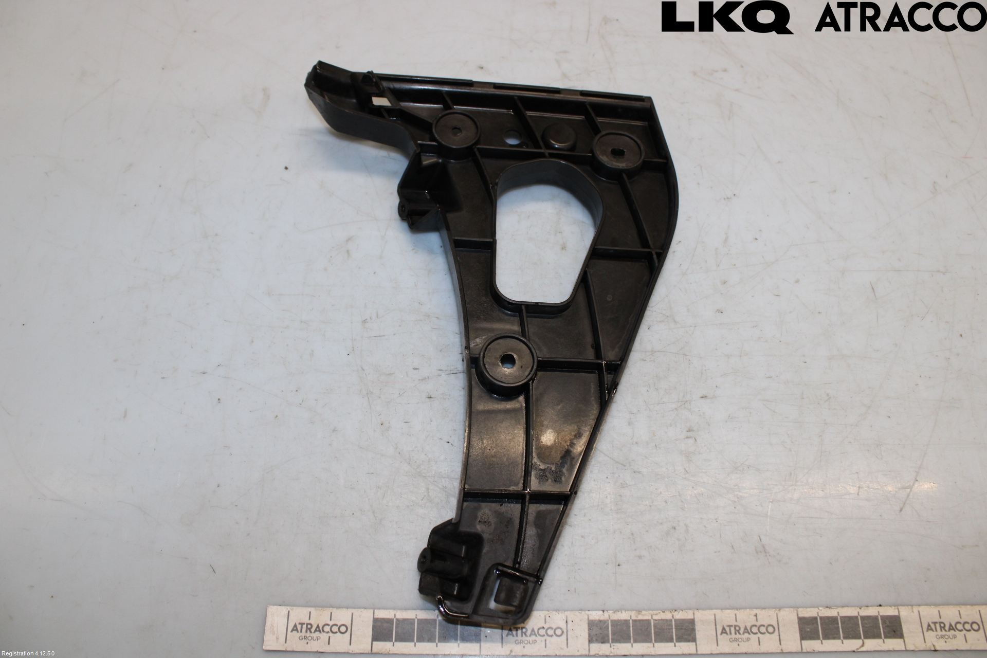 Audi A1/S1 11-18 Stötfångarfäste Bak Hö