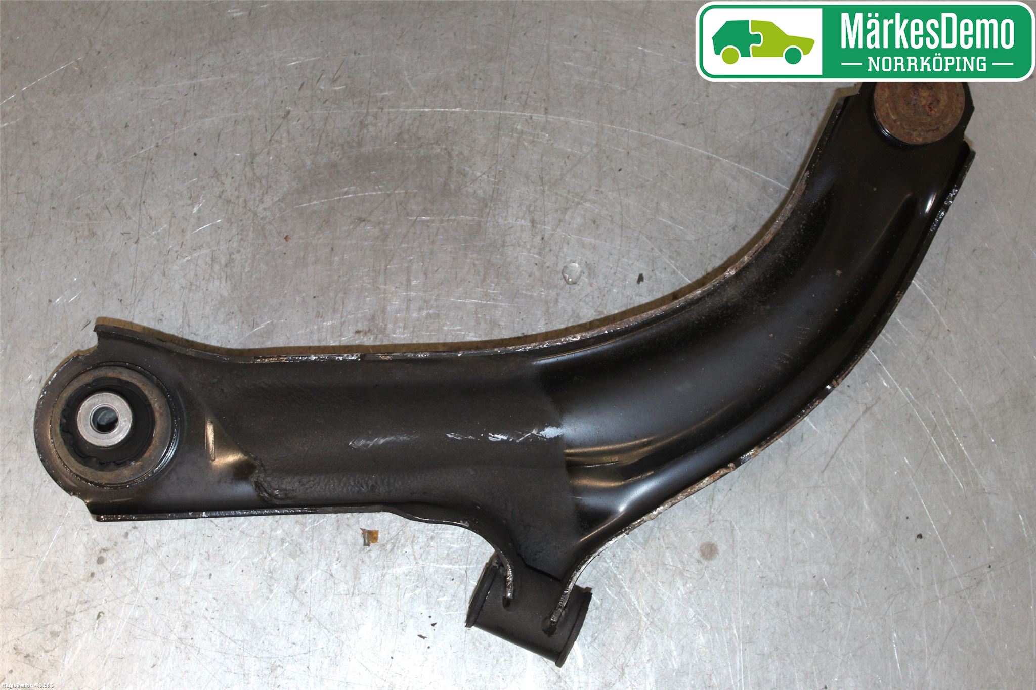 Renault CLIO III  09-12 Bärarm Fram Undre Hö