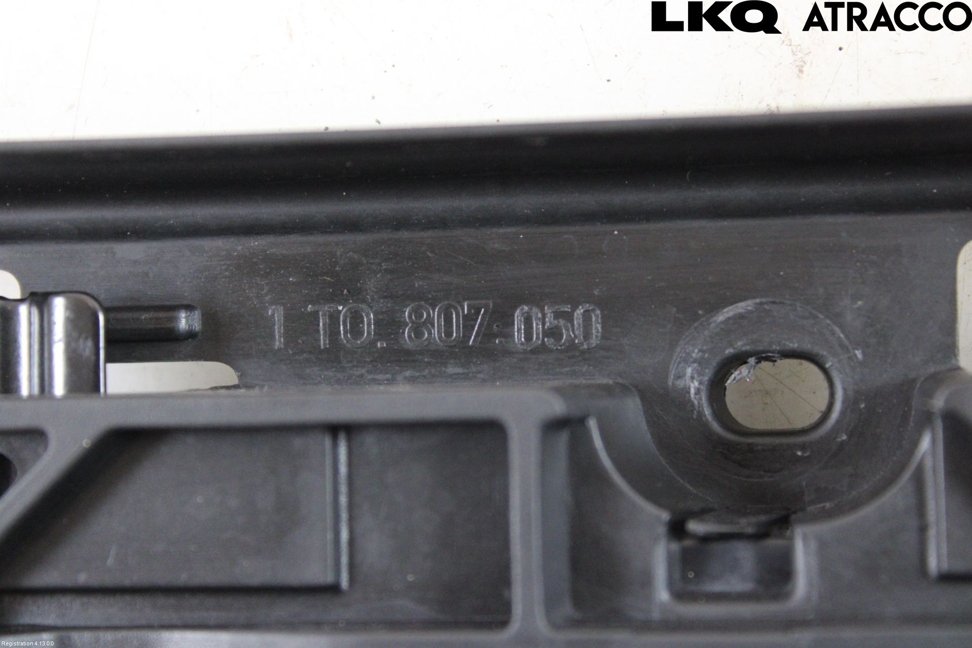 Volkswagen VW CADDY      04-10 Stötfångarfäste Fram Hö