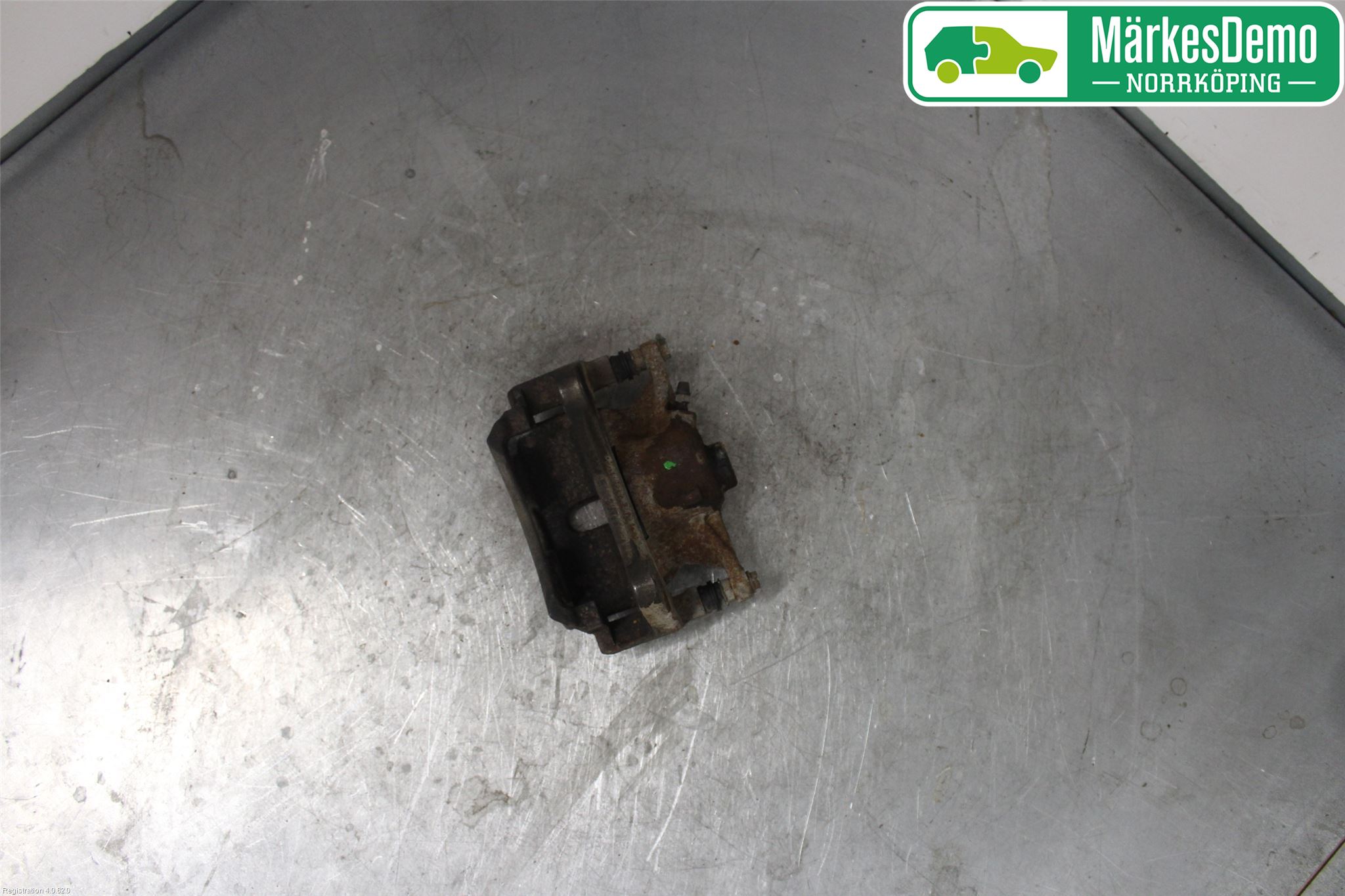 Volkswagen VW PASSAT 15-19 Bromsok Fram Vänster