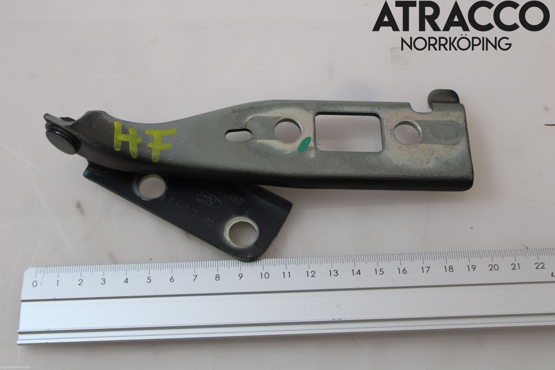 Ford FIESTA     06-08 Huvgångjärn