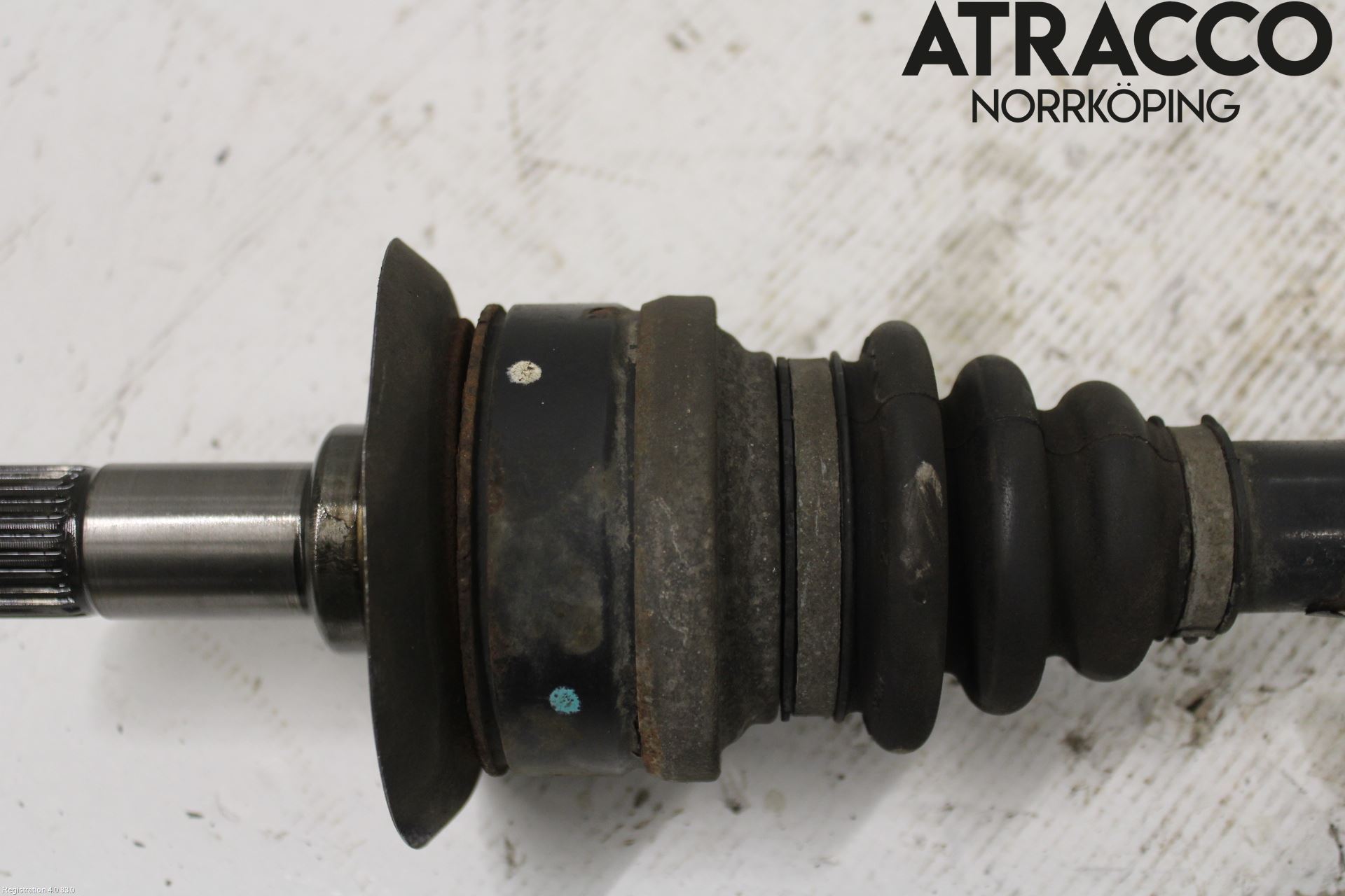 BMW 5 F10/F11/F18 09-17 Drivaxel Bak Höger