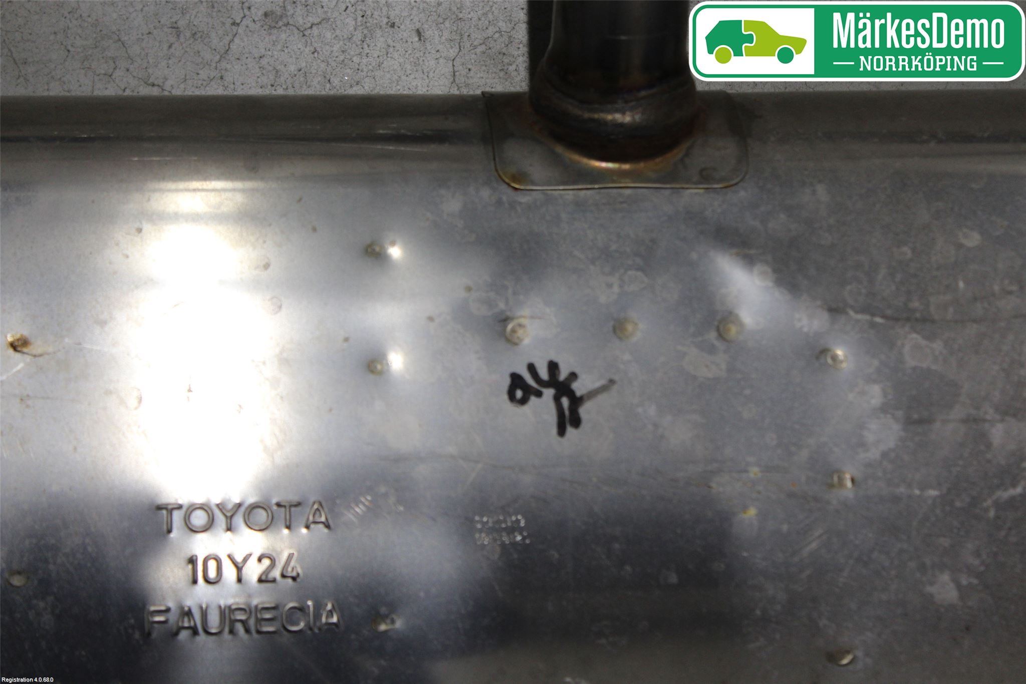 Toyota COROLLA 19- Avgas Halvsats