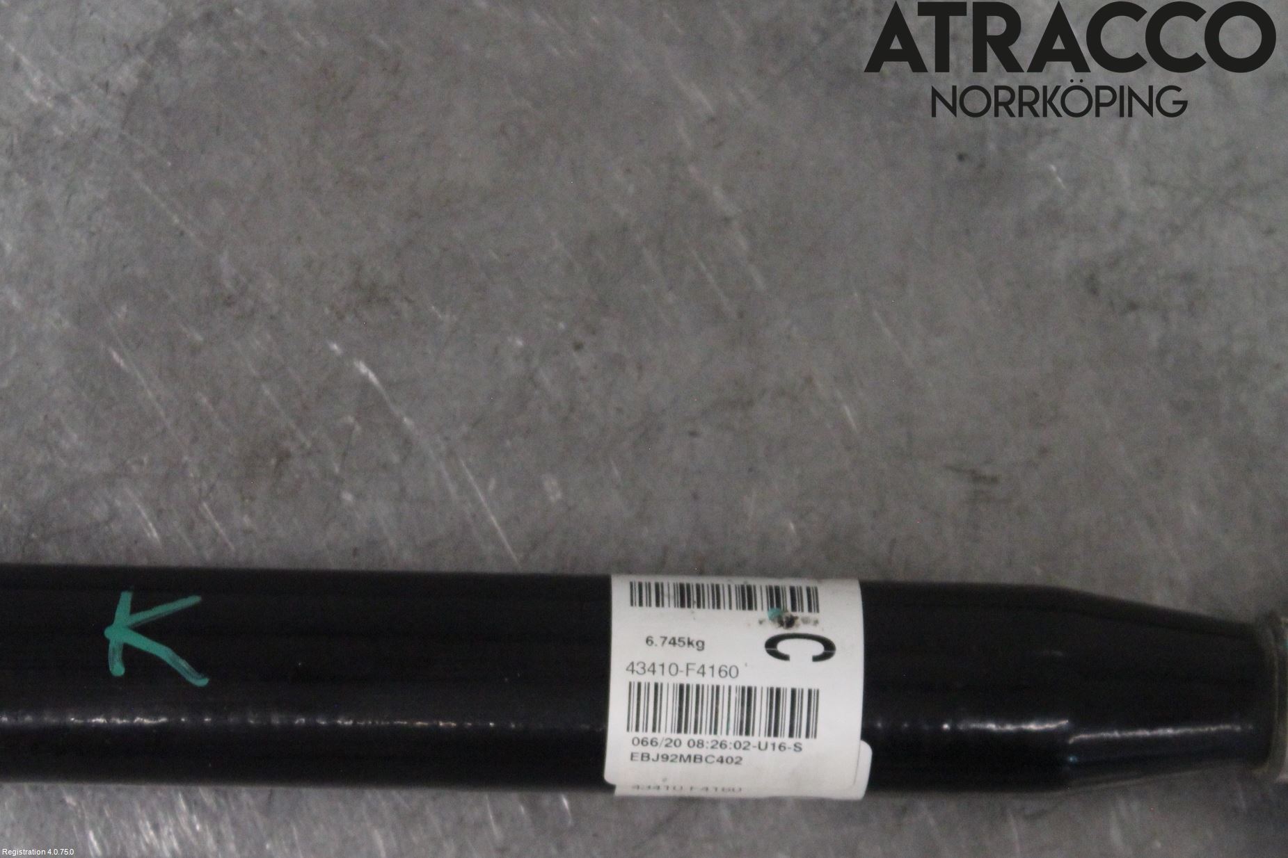 Toyota C-HR 16-23 Drivaxel Fram Höger