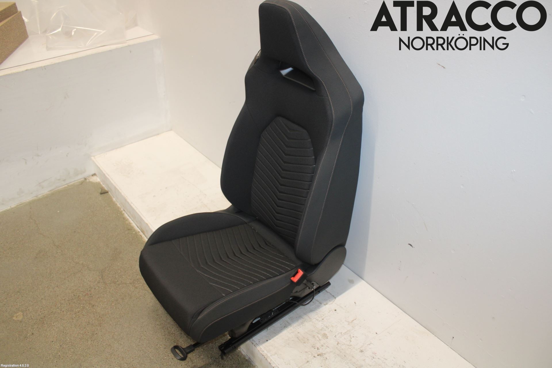 Cupra BORN 22- Inredning Stol Fram Hö