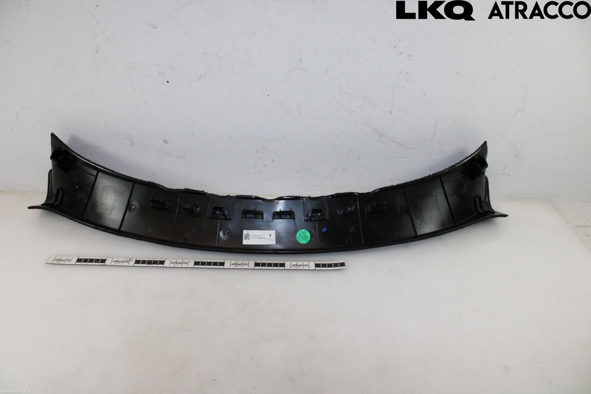 Tesla MODEL 3 17- Inredning Bakluckeklädsel