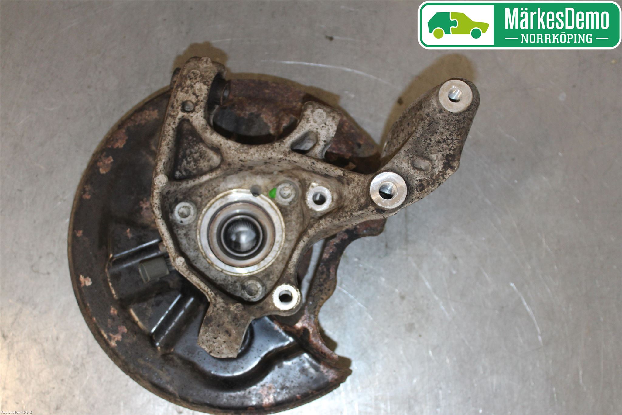 Skoda SUPERB 16-24 Hjullagerhus-Spindel Hö B